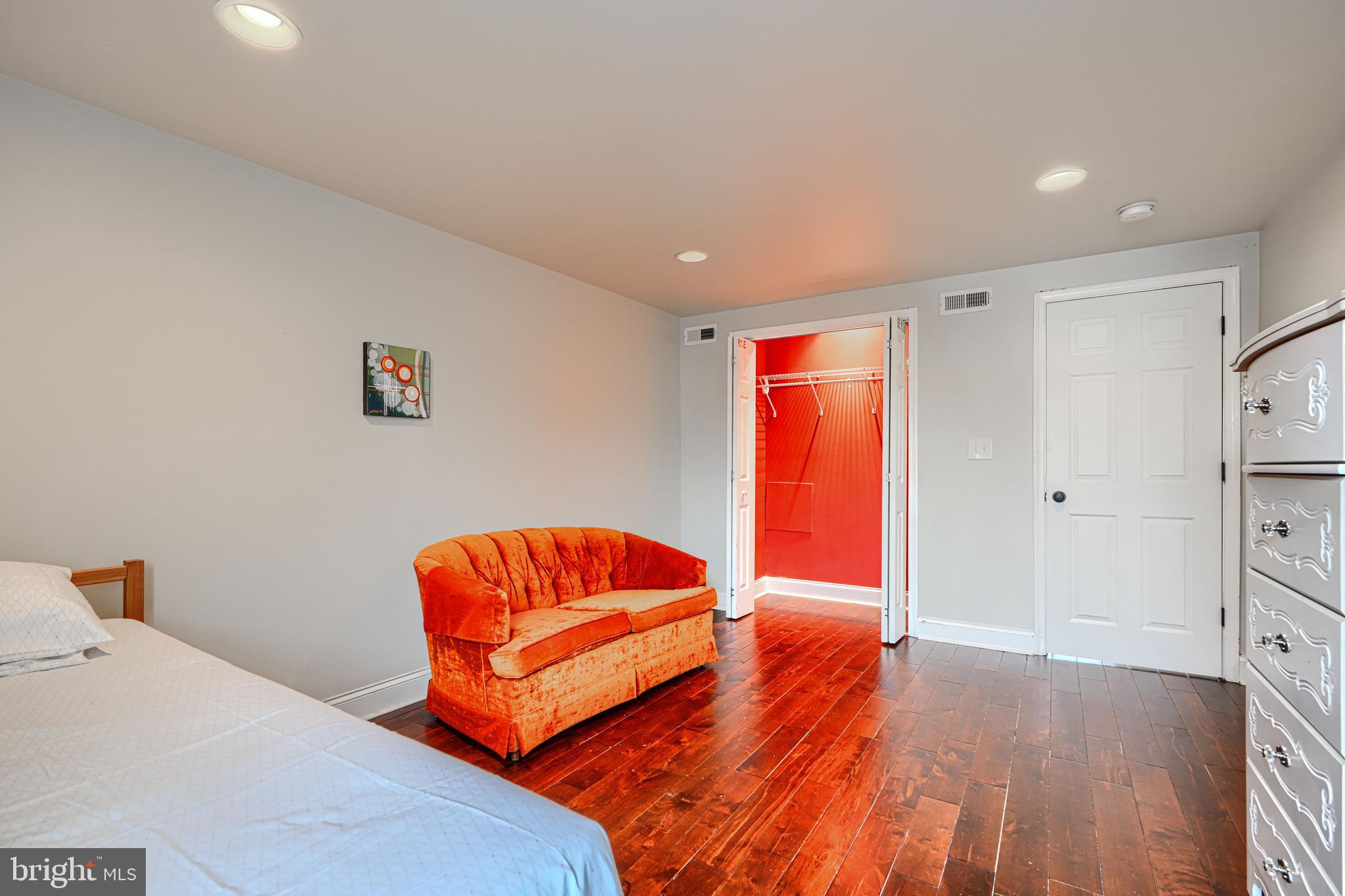 JOHNS HOPKINS - Residential Lease