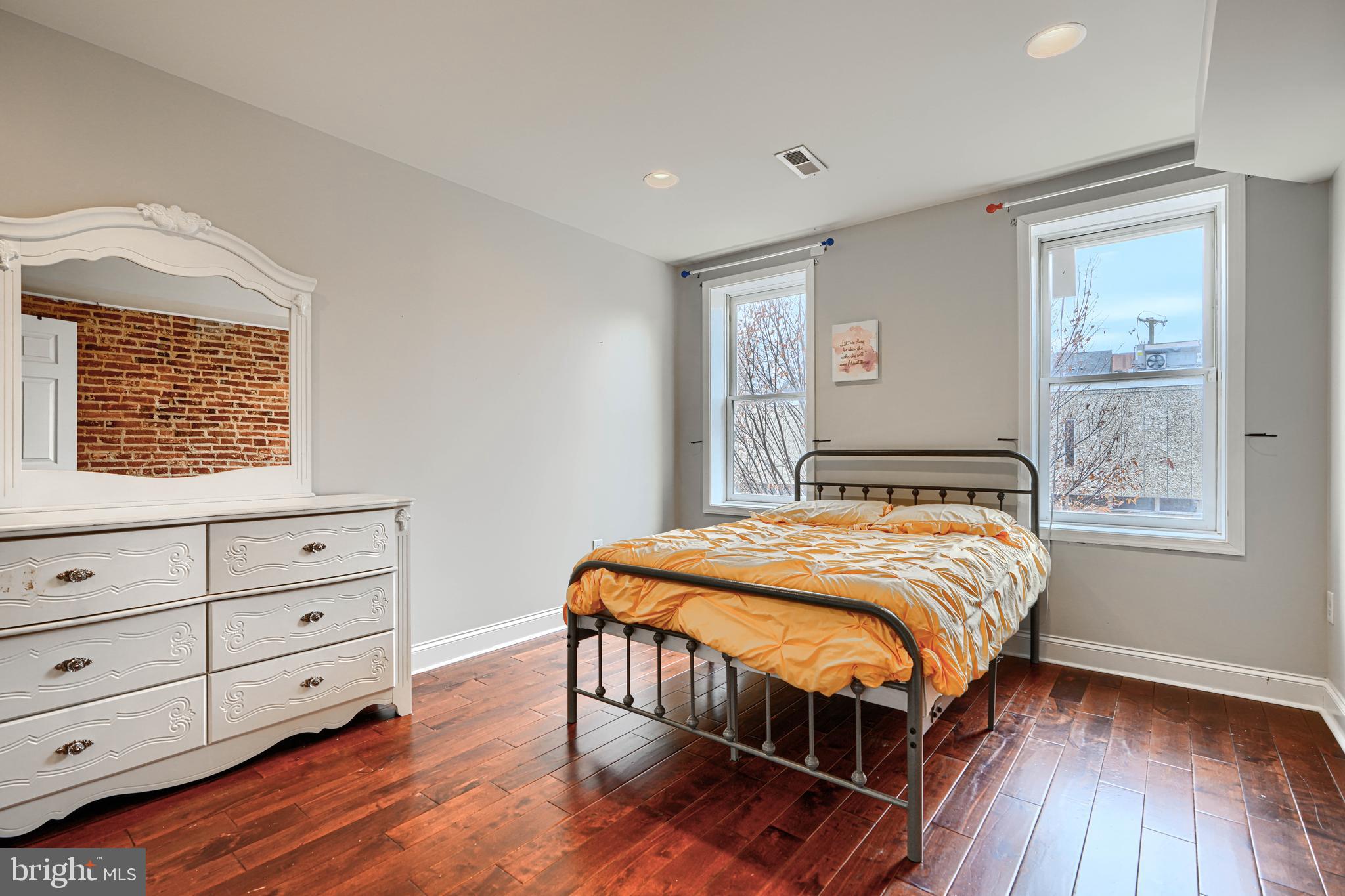 JOHNS HOPKINS - Residential Lease