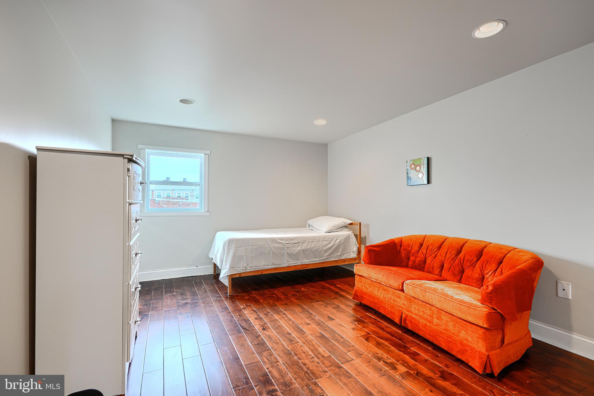 JOHNS HOPKINS - Residential Lease