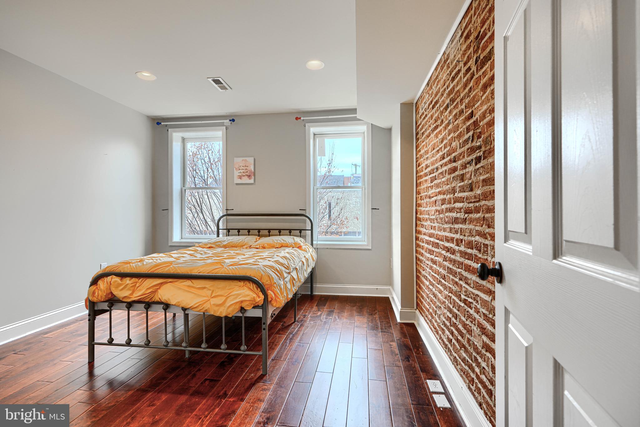 JOHNS HOPKINS - Residential Lease