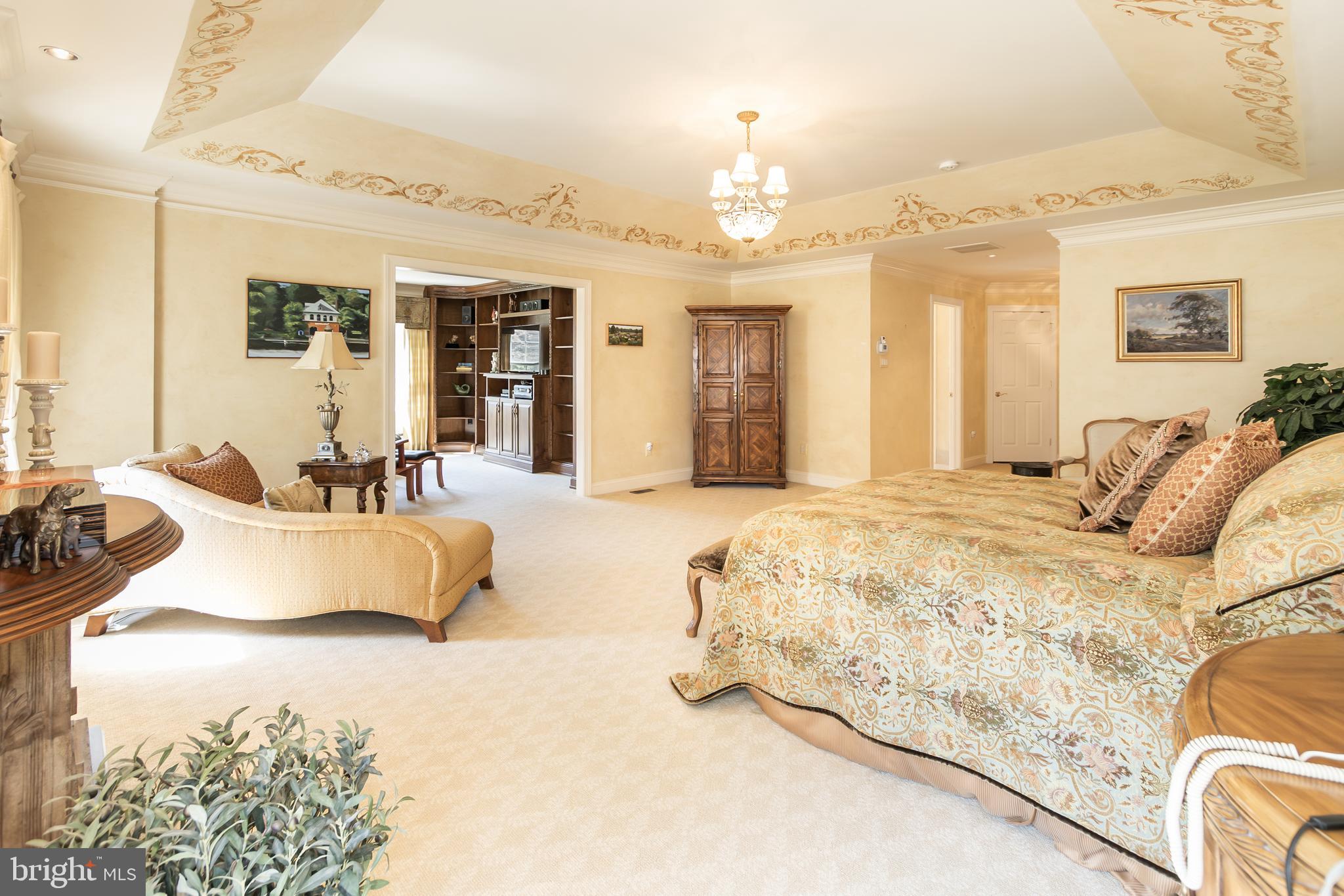 MEADOW BROOK - Residential