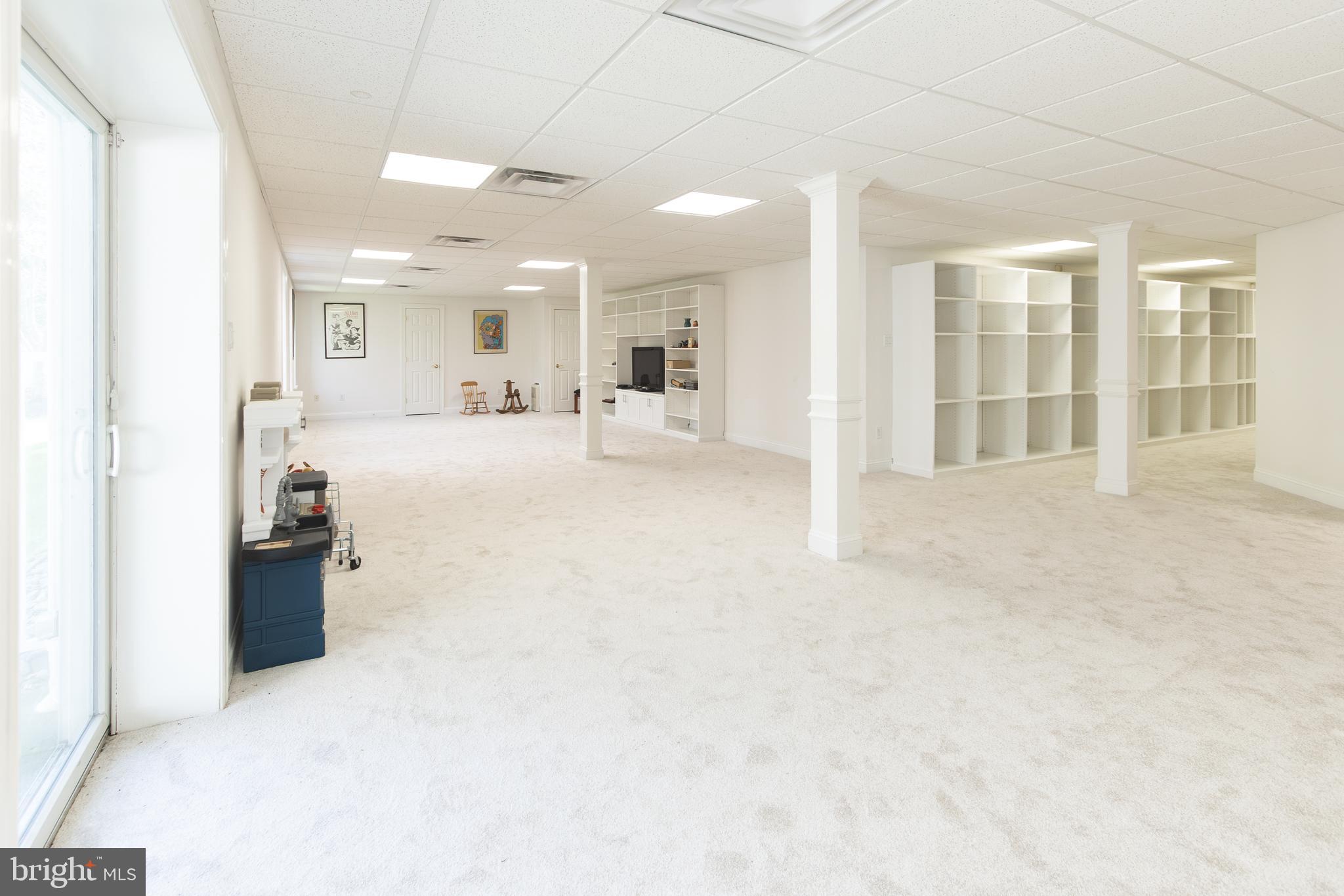 MEADOW BROOK - Residential