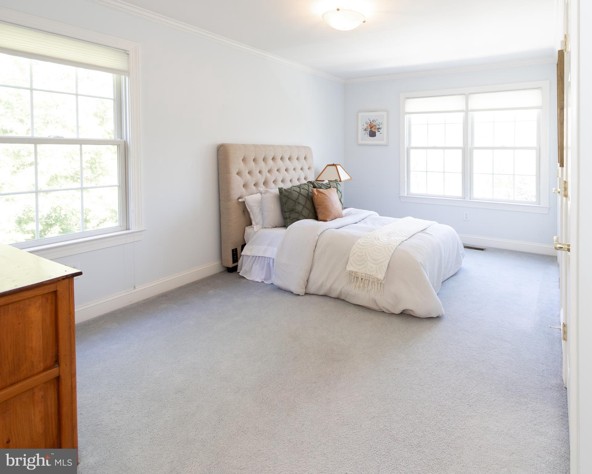 MEADOW BROOK - Residential