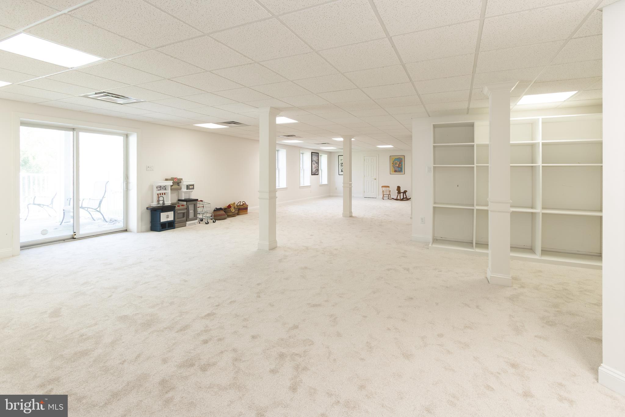 MEADOW BROOK - Residential