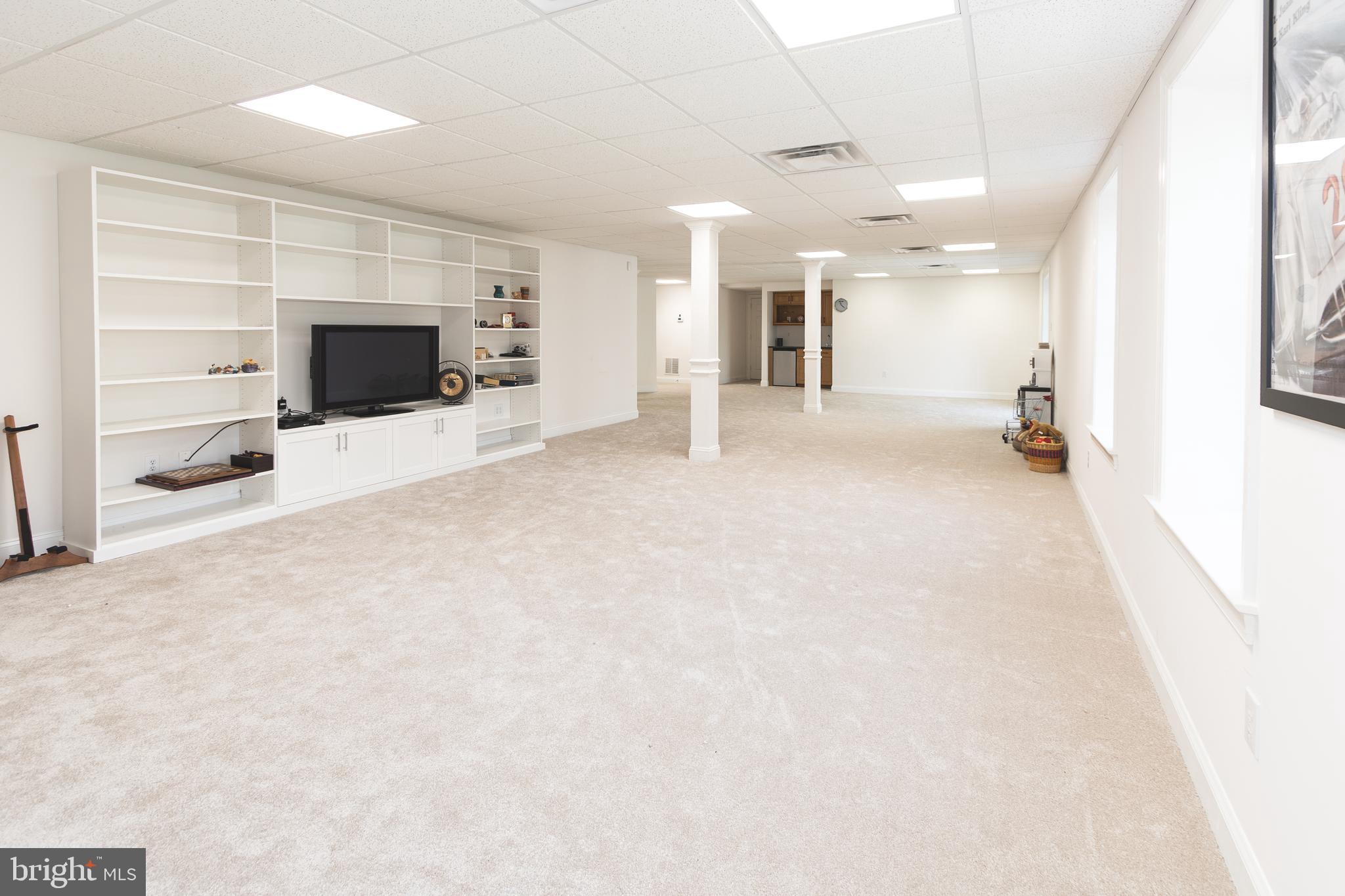 MEADOW BROOK - Residential