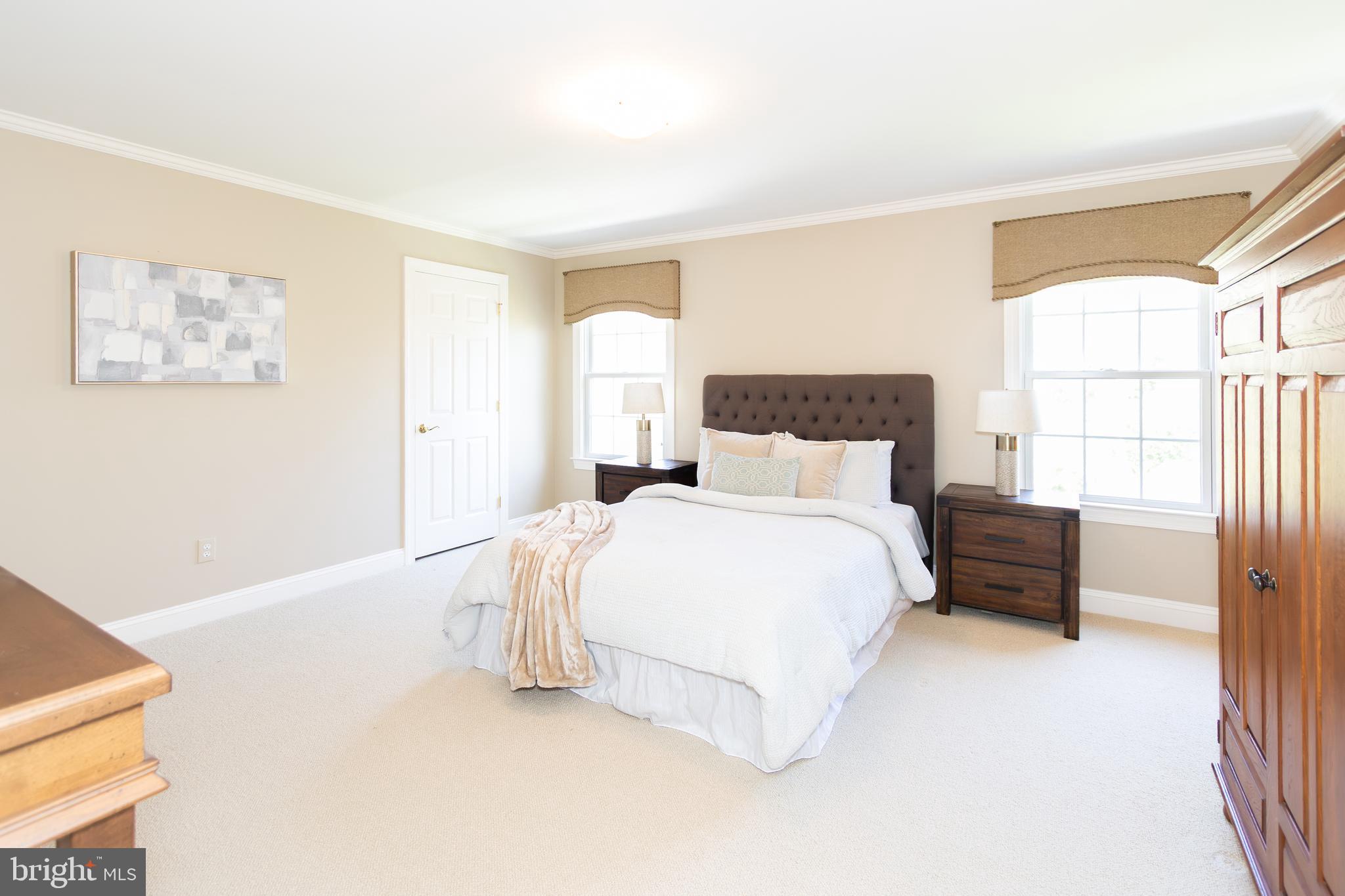 MEADOW BROOK - Residential