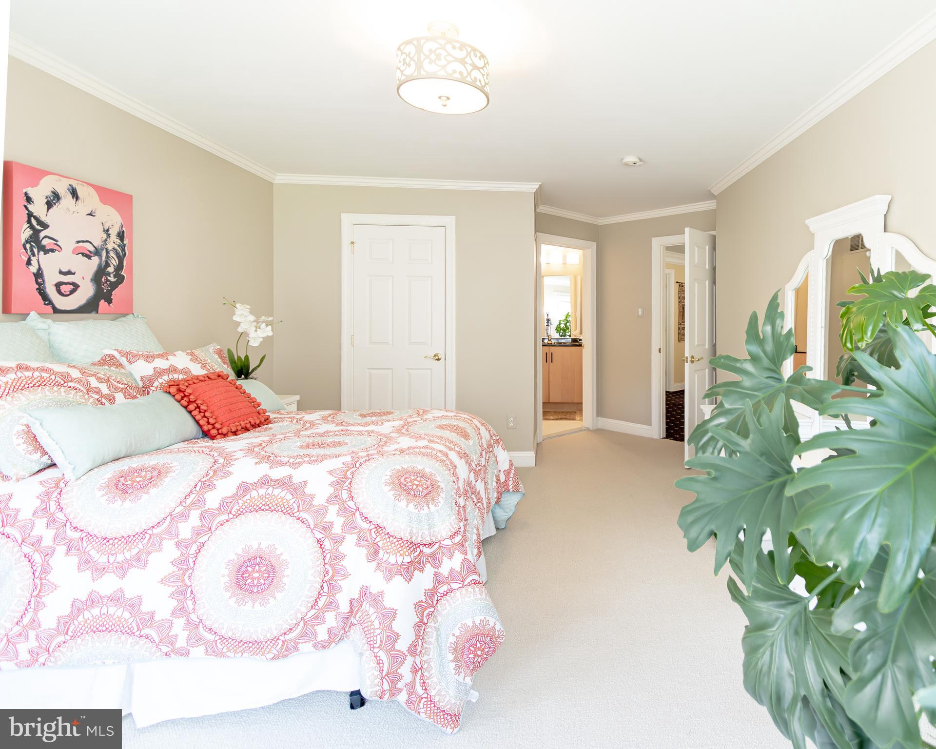 MEADOW BROOK - Residential