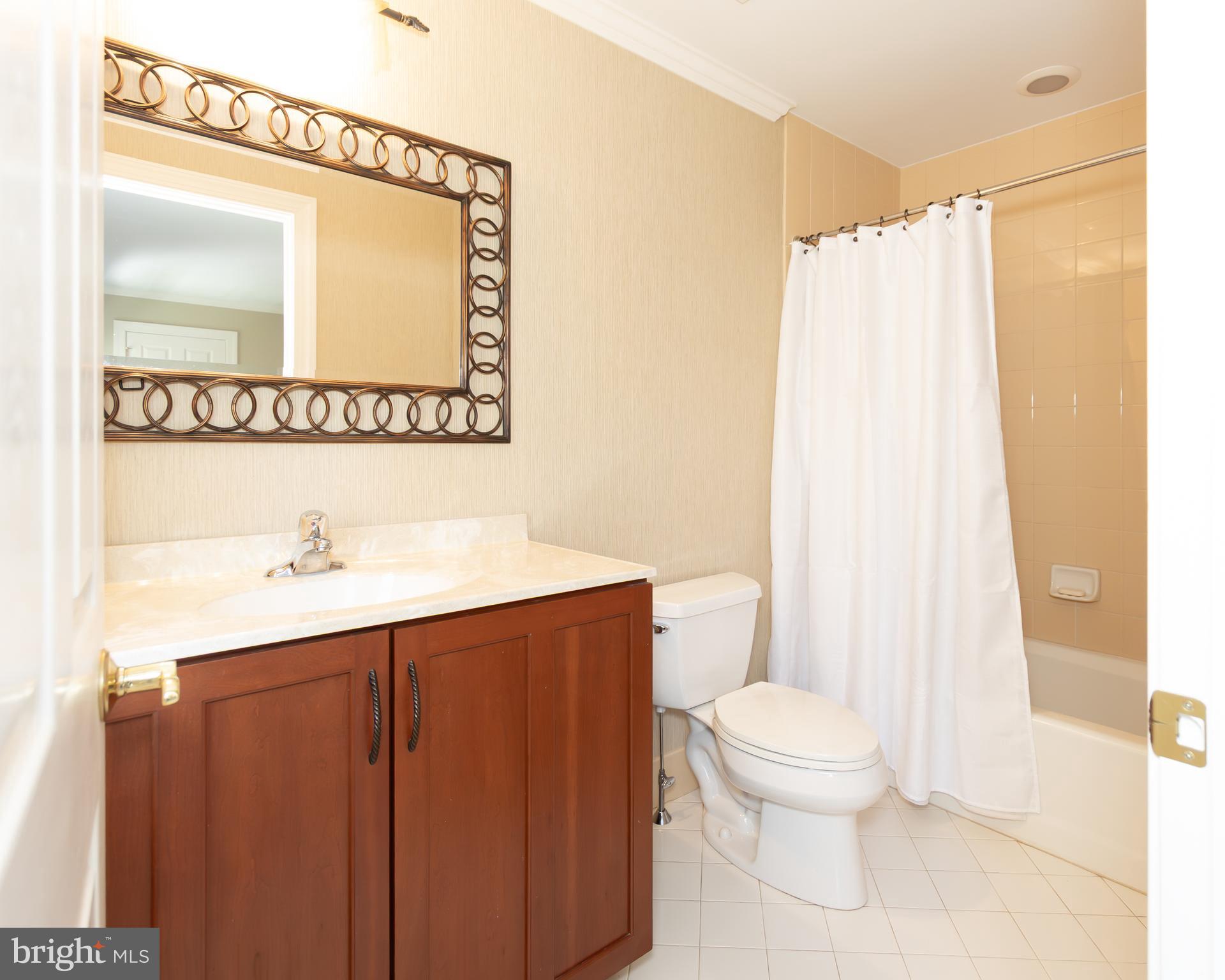 MEADOW BROOK - Residential