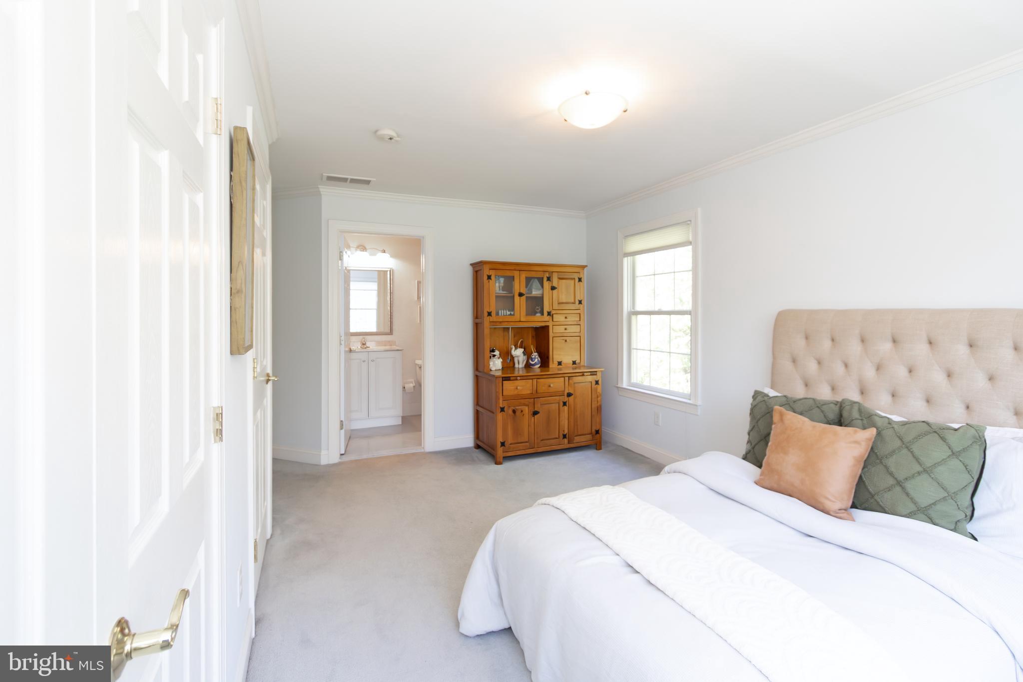 MEADOW BROOK - Residential