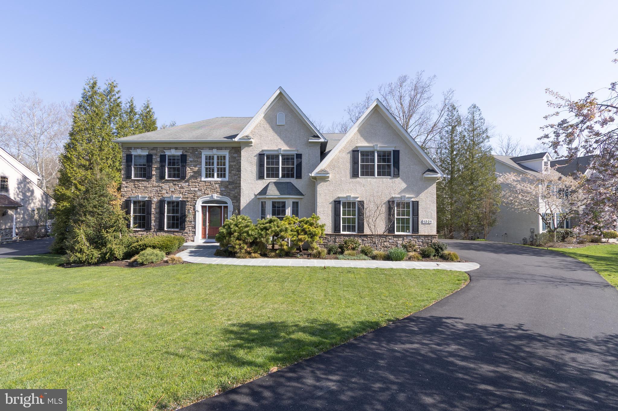 1321 MEADOWBROOK COURT