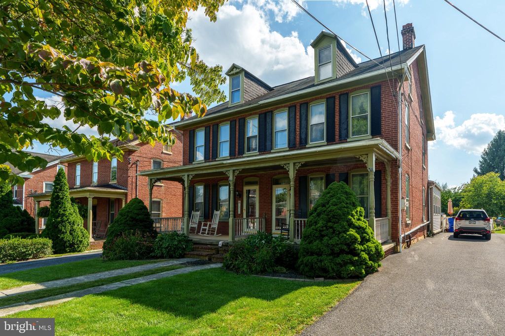 Photo of 1928 Willow Street Pike, Lancaster, PA 17602 (MLS # PALA2055552)