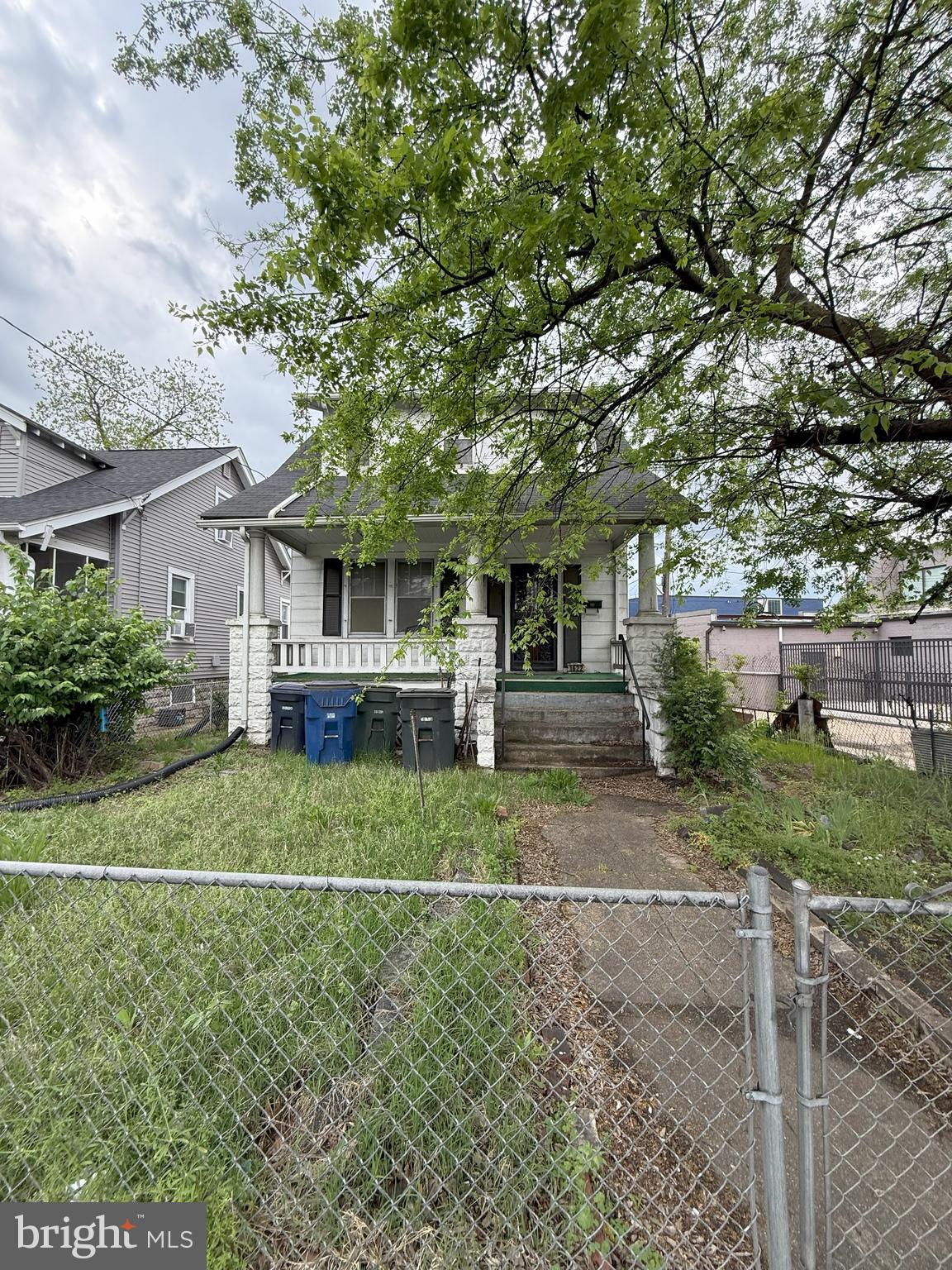 1622 EASTERN AVENUE NE