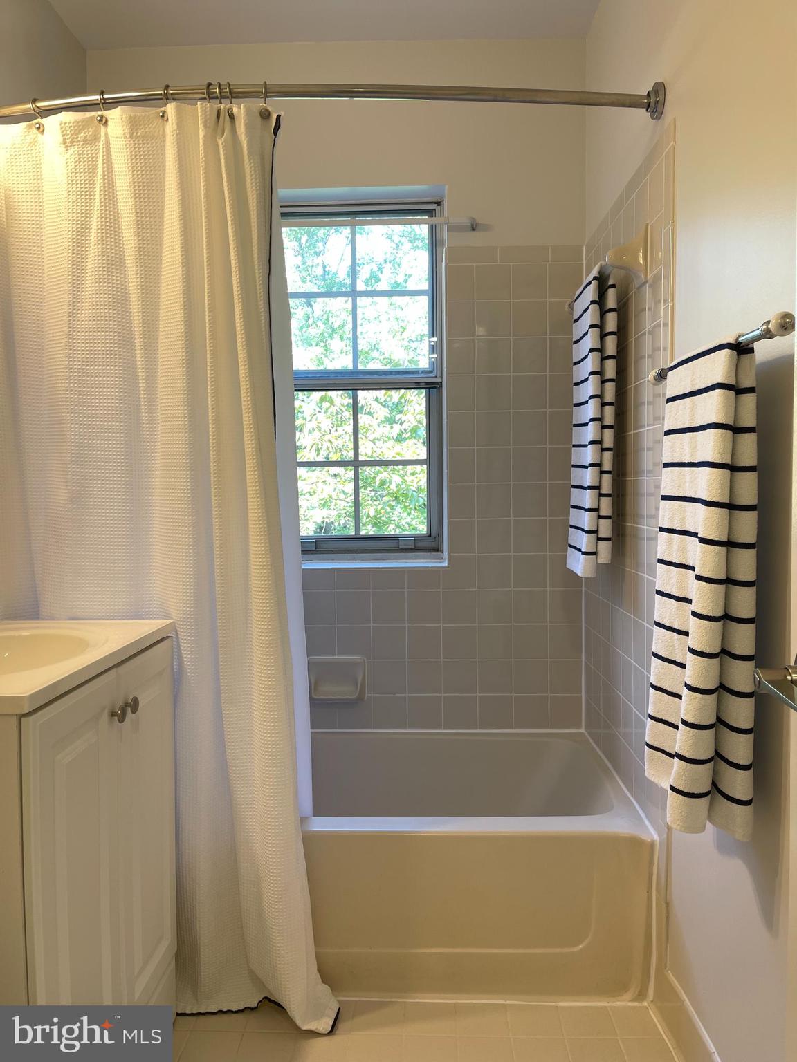 COLONIAL VILLAGE III - Residential Lease