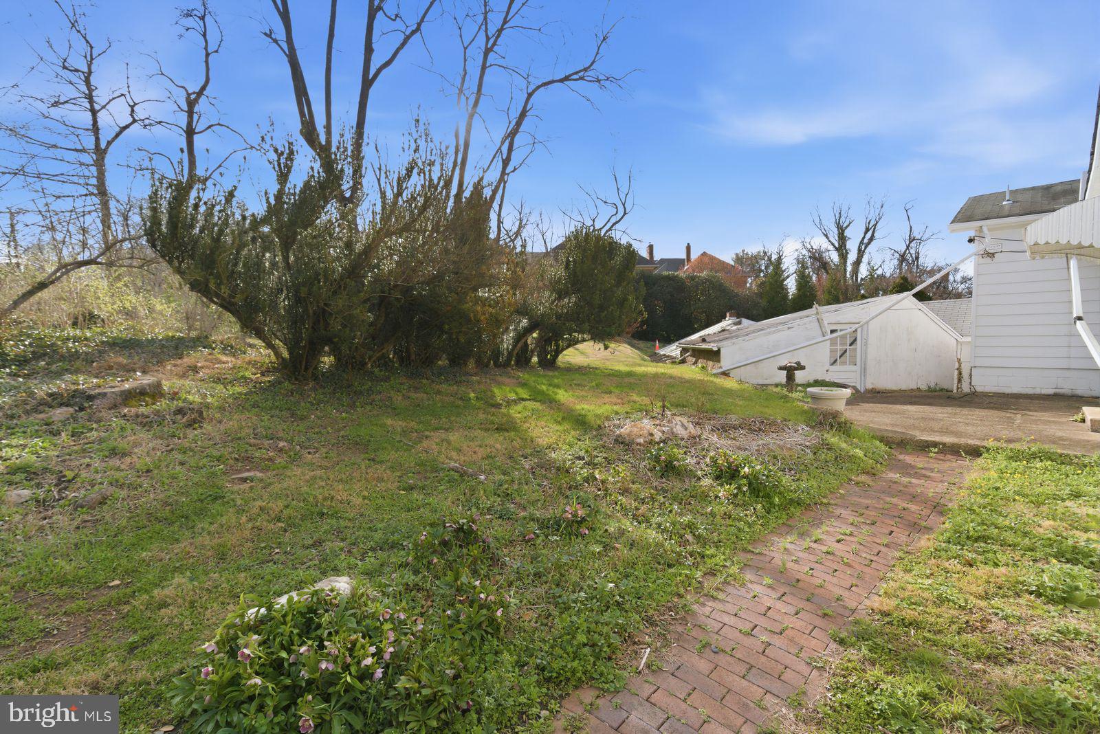 ARLINGWOOD - Residential