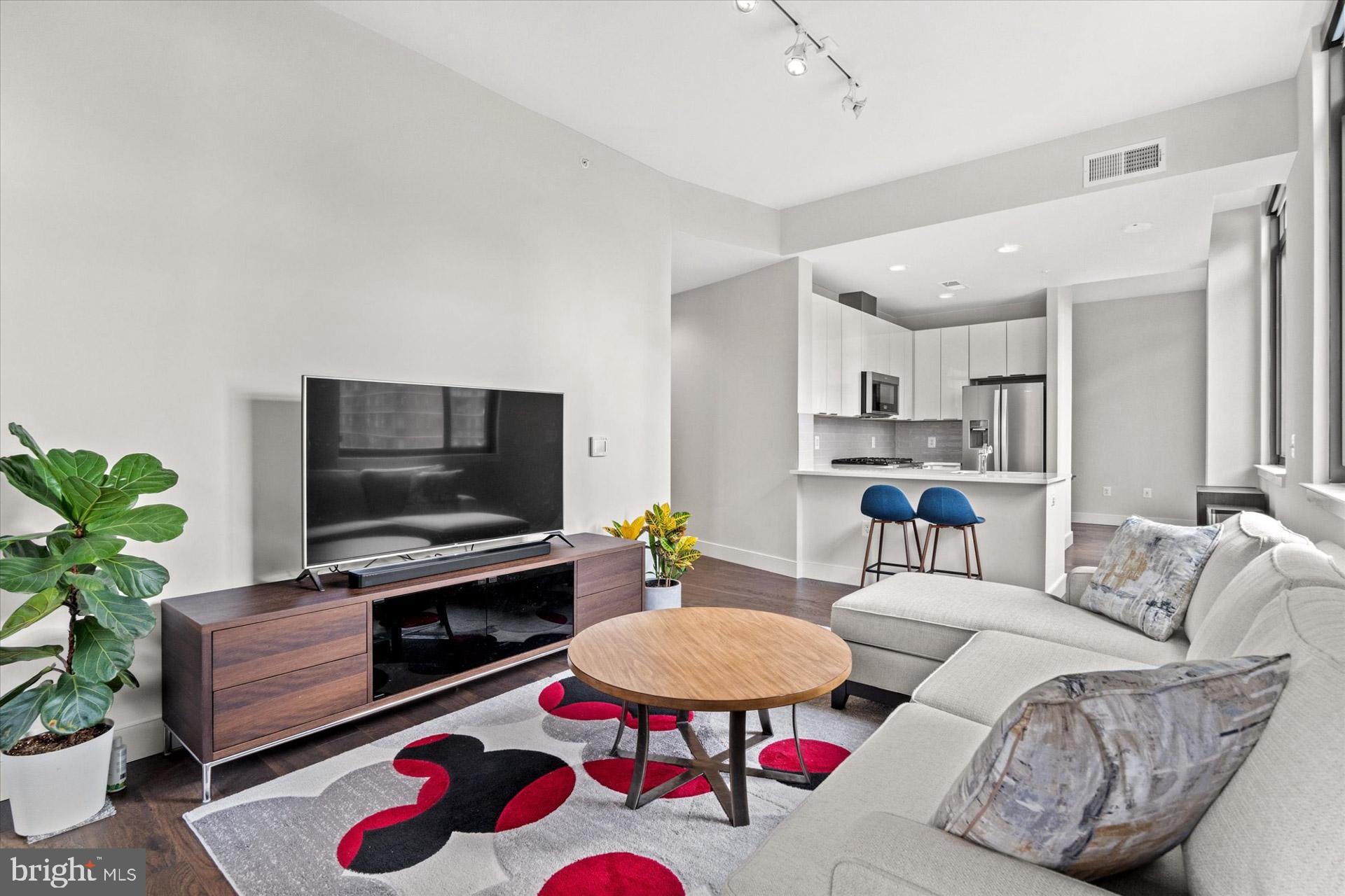 CLARENDON - Residential Lease