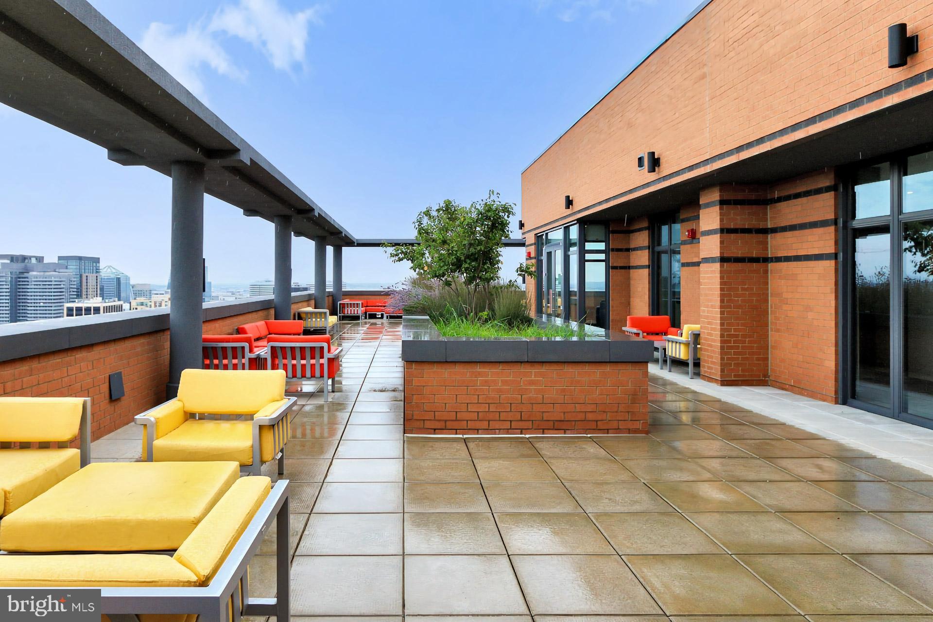 CLARENDON - Residential Lease