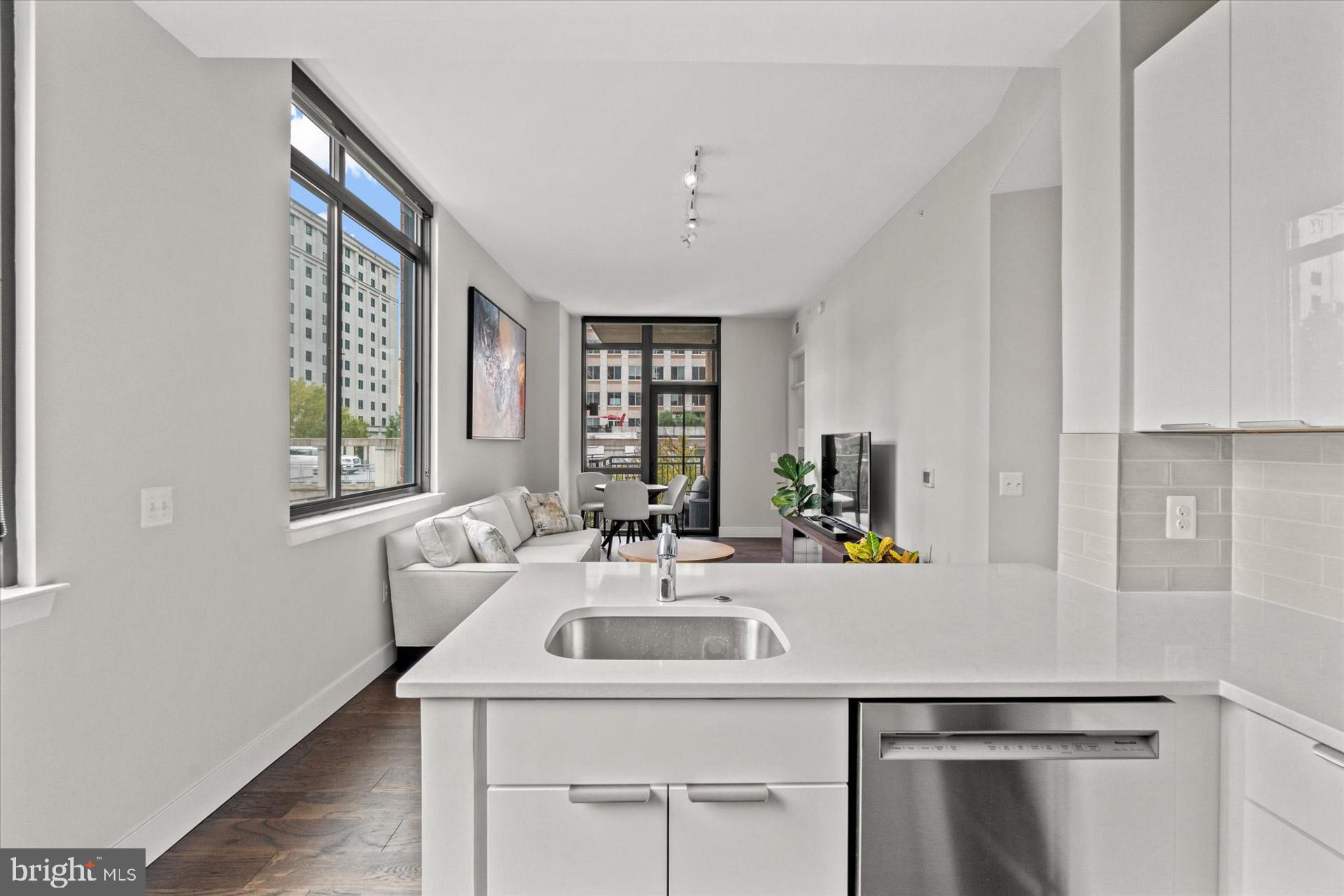 CLARENDON - Residential Lease