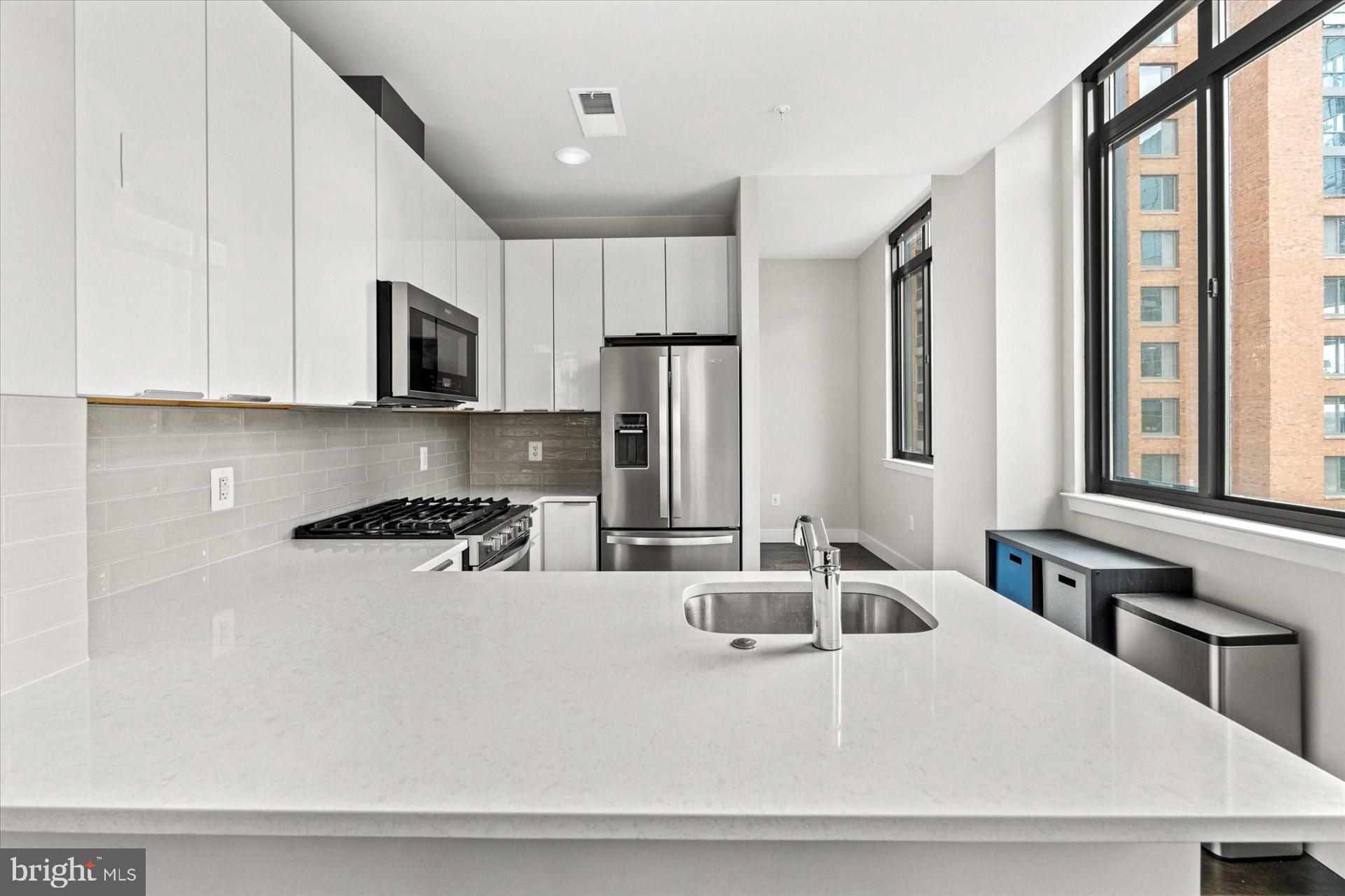 CLARENDON - Residential Lease