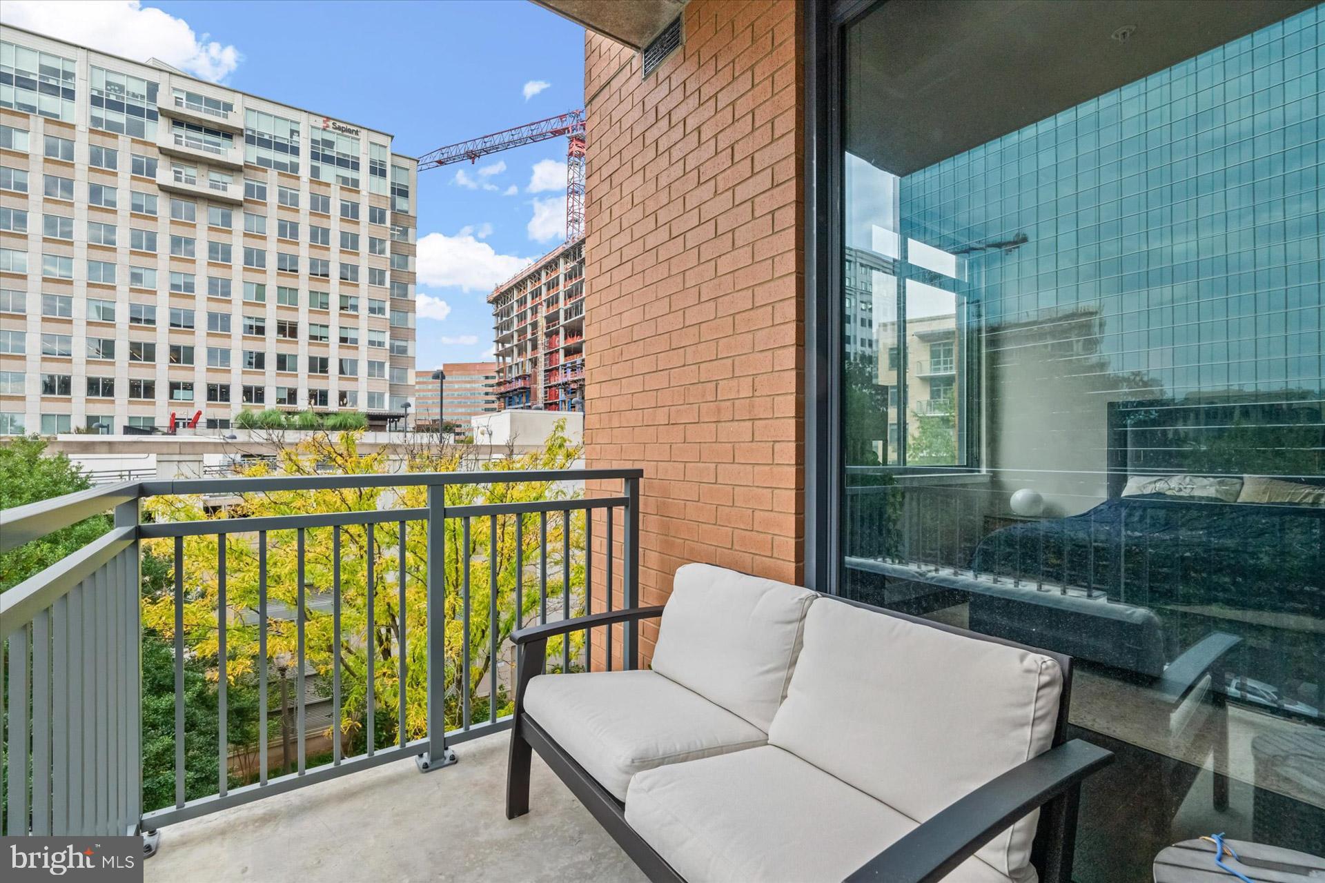 CLARENDON - Residential Lease