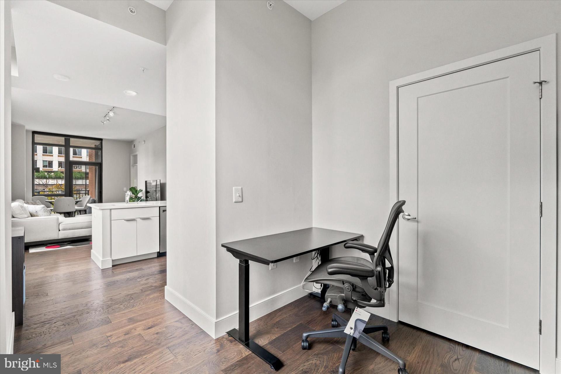 CLARENDON - Residential Lease