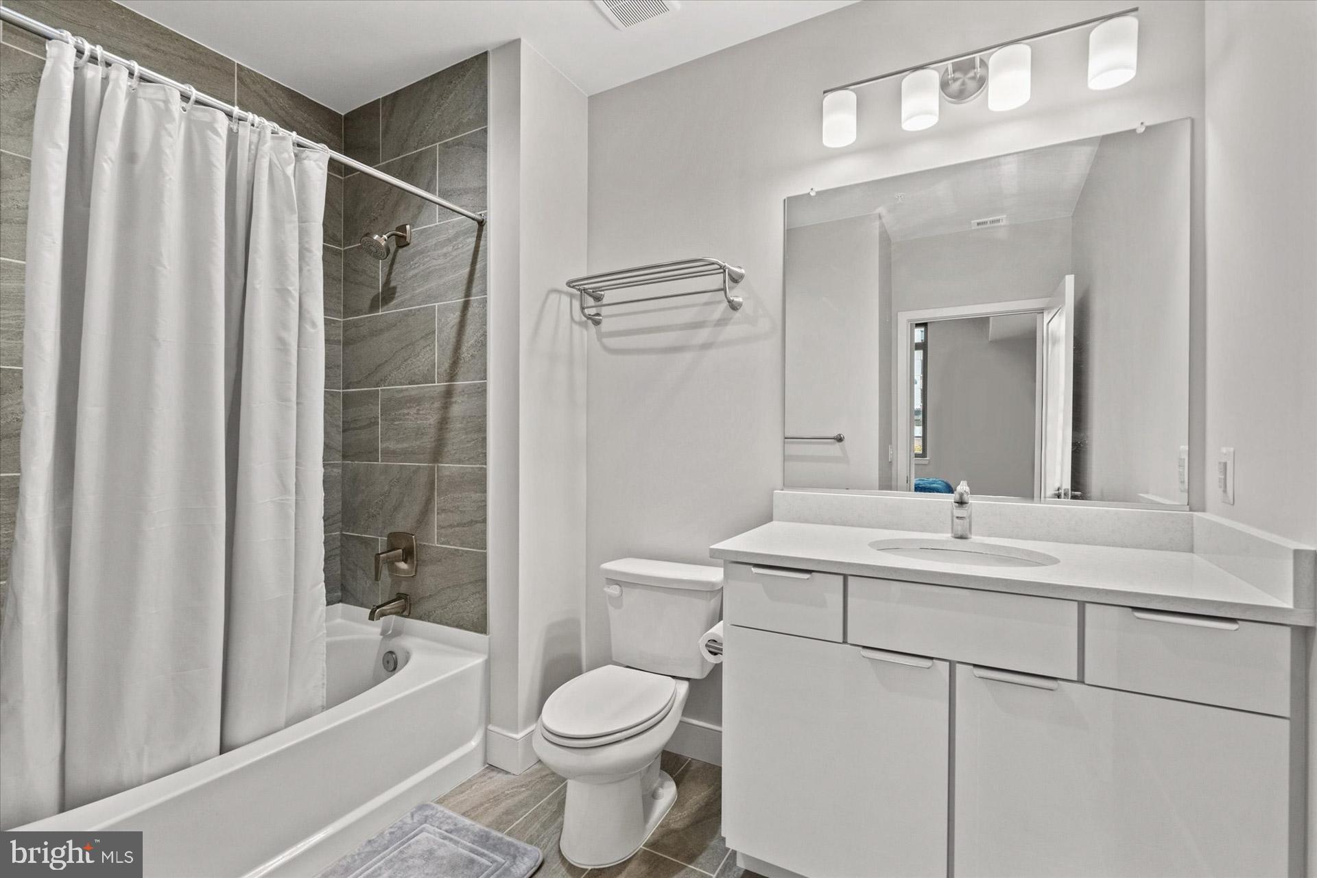 CLARENDON - Residential Lease