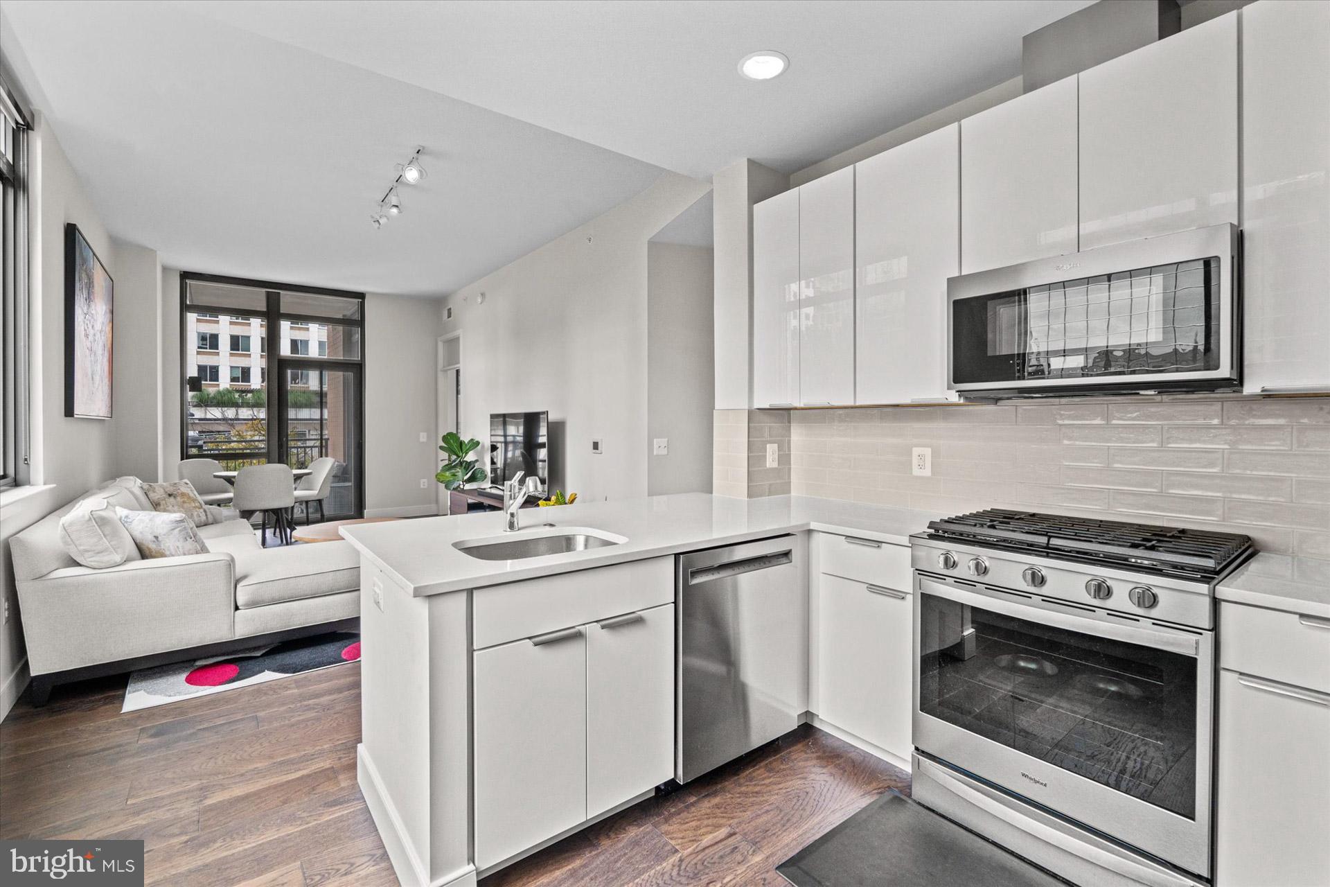 CLARENDON - Residential Lease