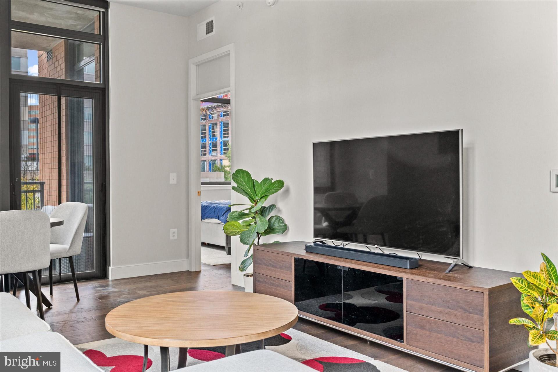 CLARENDON - Residential Lease