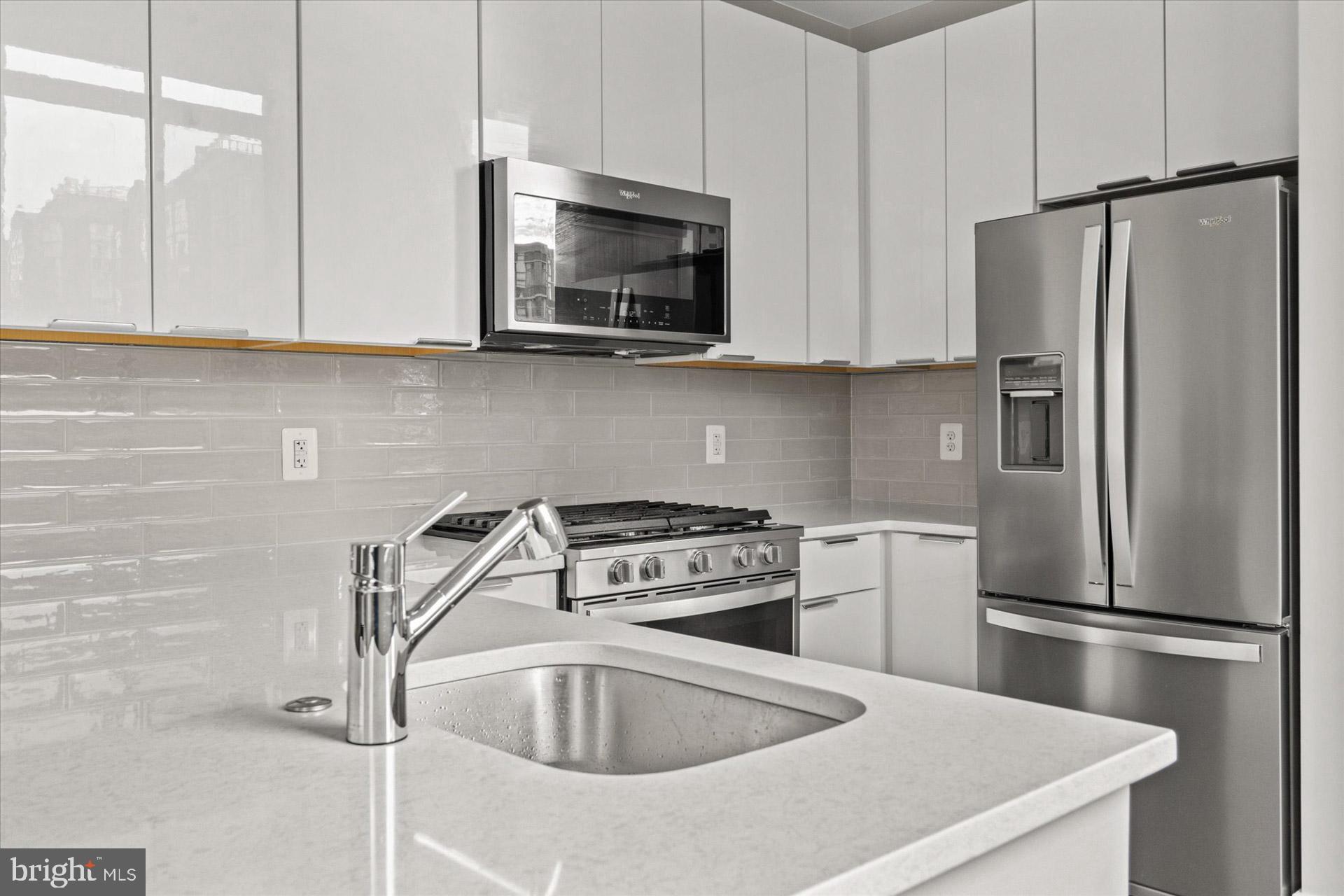 CLARENDON - Residential Lease