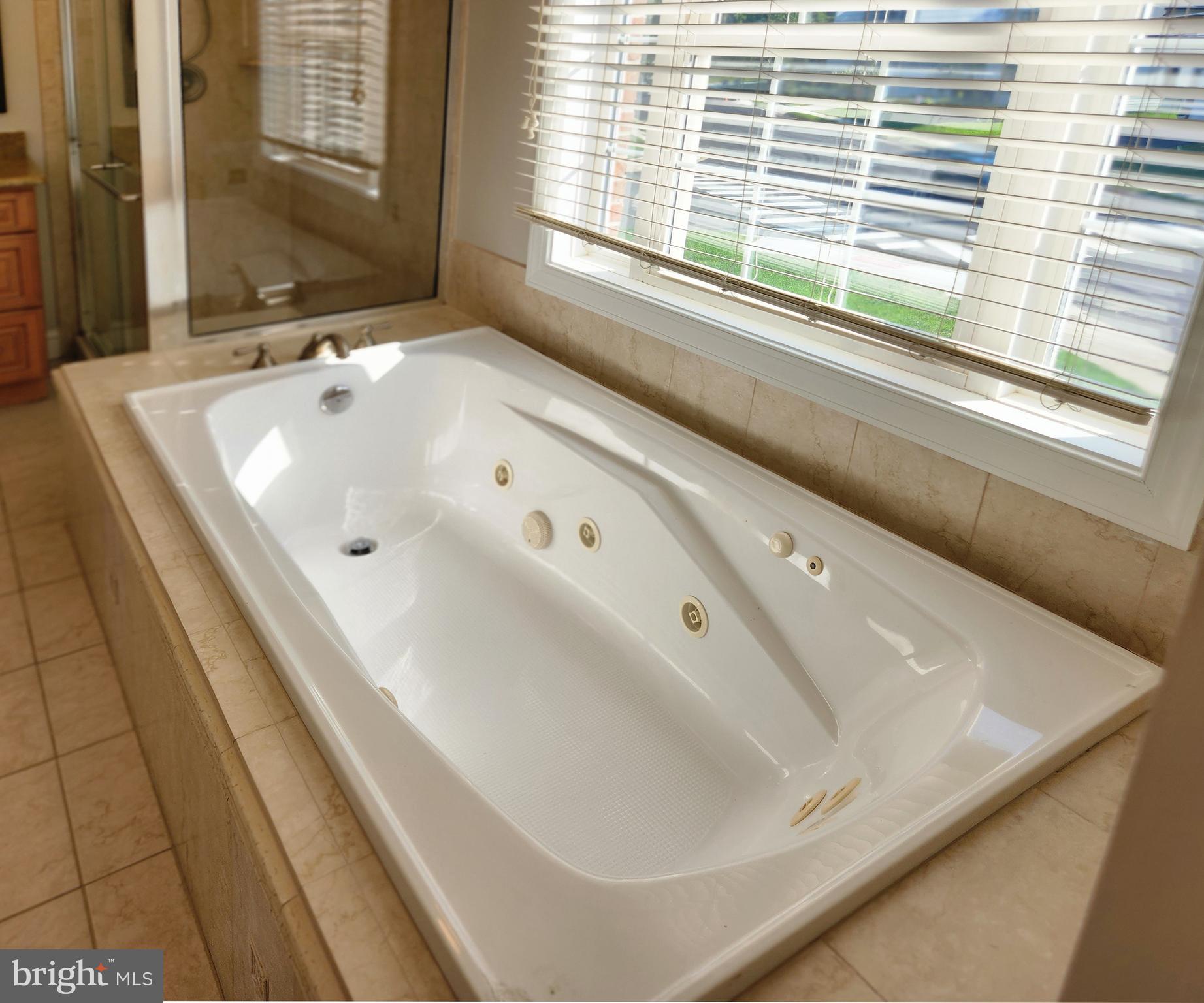 VIENNA WOODS - Residential Lease