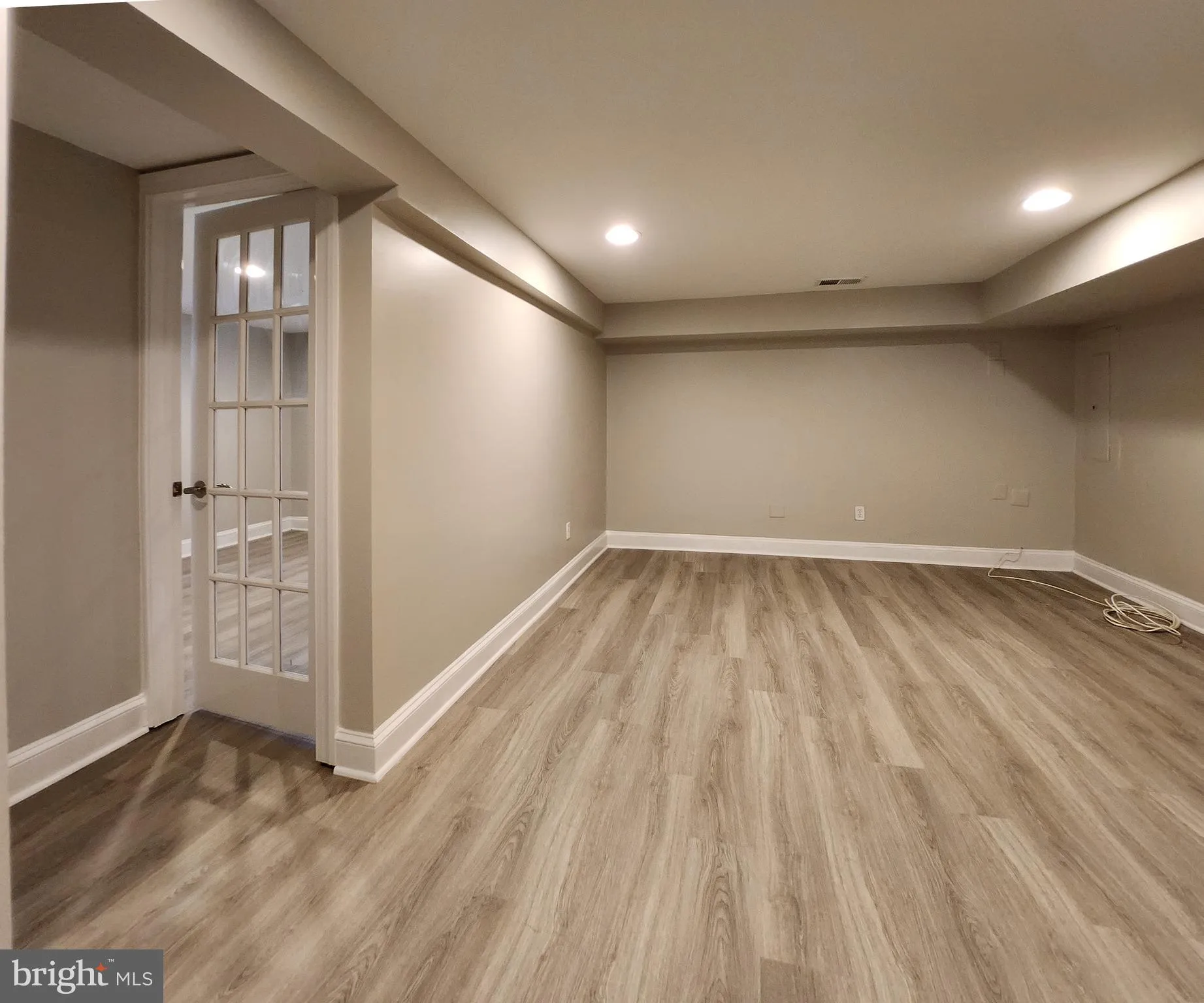 Vienna, Virginia 22180, United States, 6 Bedrooms Bedrooms, ,5 BathroomsBathrooms,Residential,Active,241312