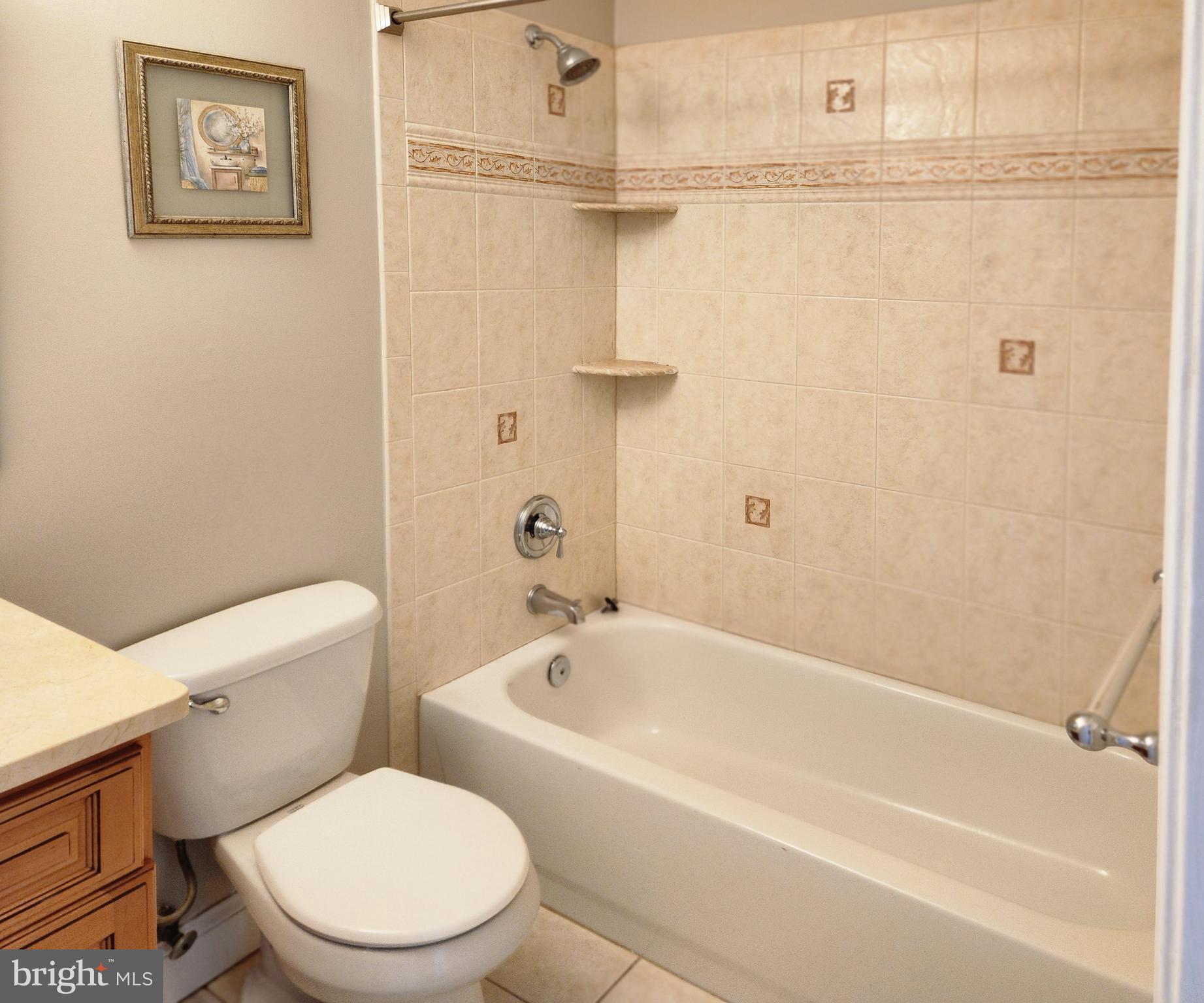 VIENNA WOODS - Residential Lease