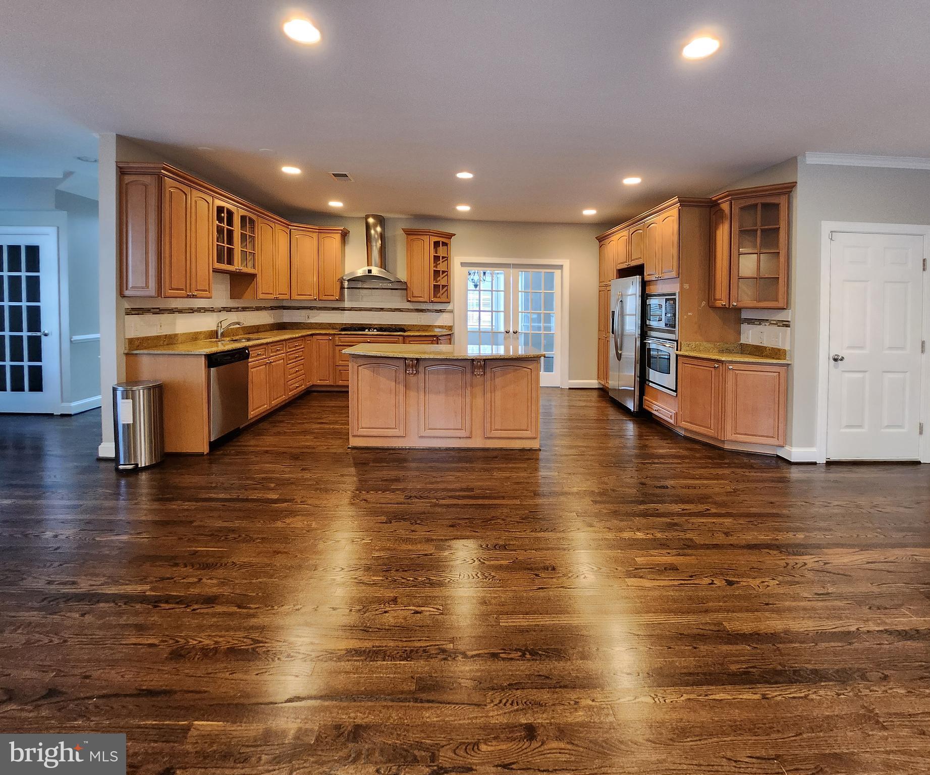 VIENNA WOODS - Residential Lease