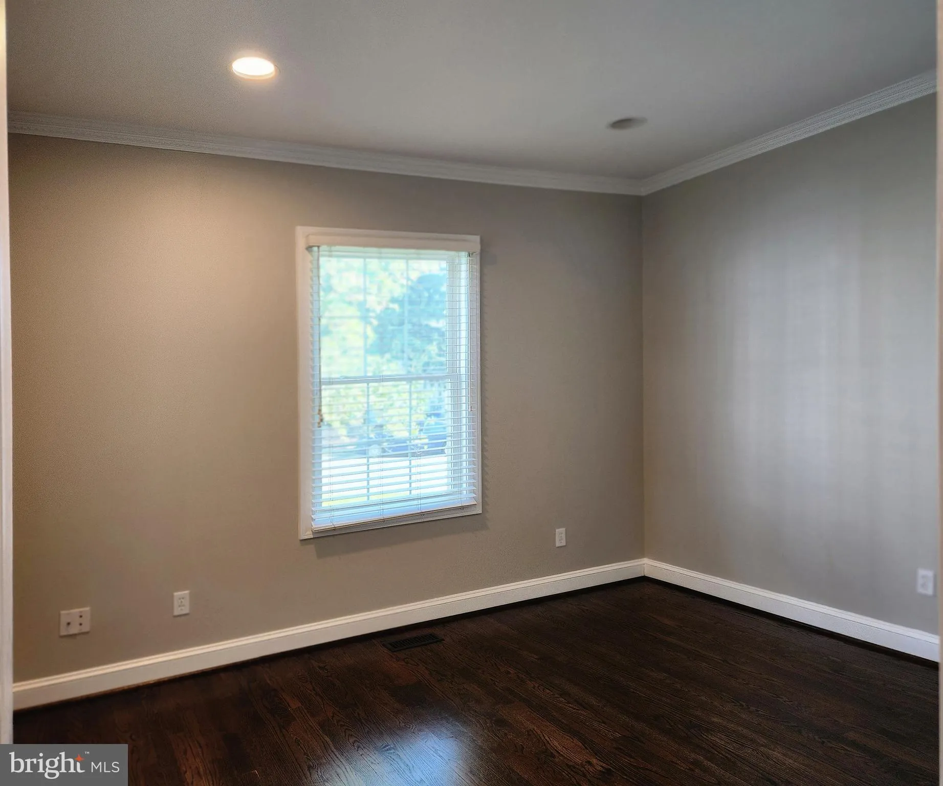 Vienna, Virginia 22180, United States, 6 Bedrooms Bedrooms, ,5 BathroomsBathrooms,Residential,Active,241312