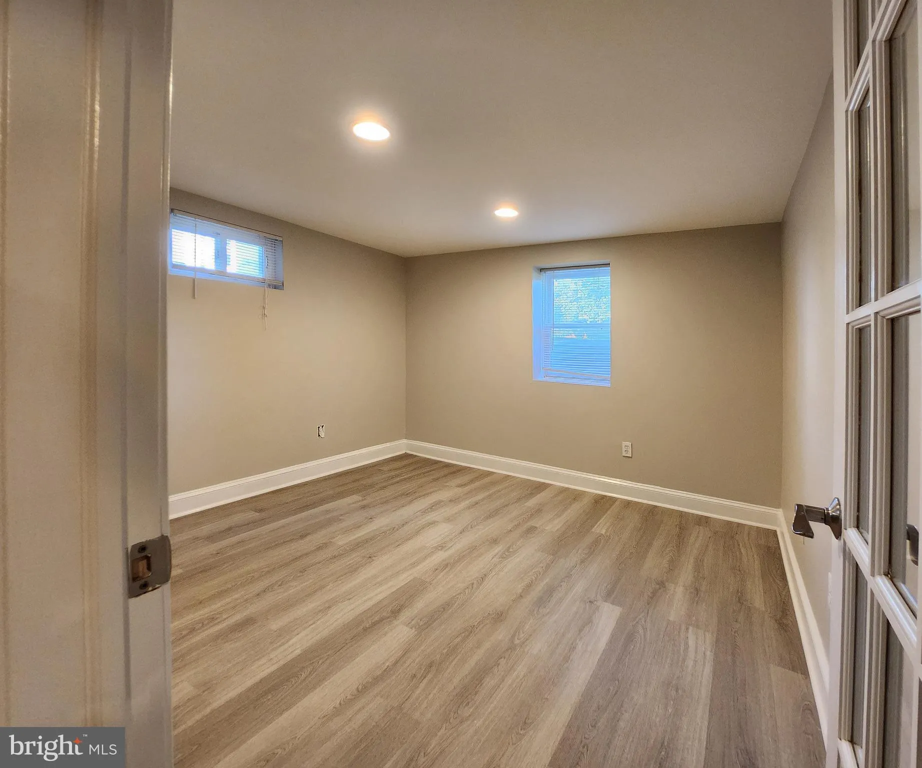 Vienna, Virginia 22180, United States, 6 Bedrooms Bedrooms, ,5 BathroomsBathrooms,Residential,Active,241312