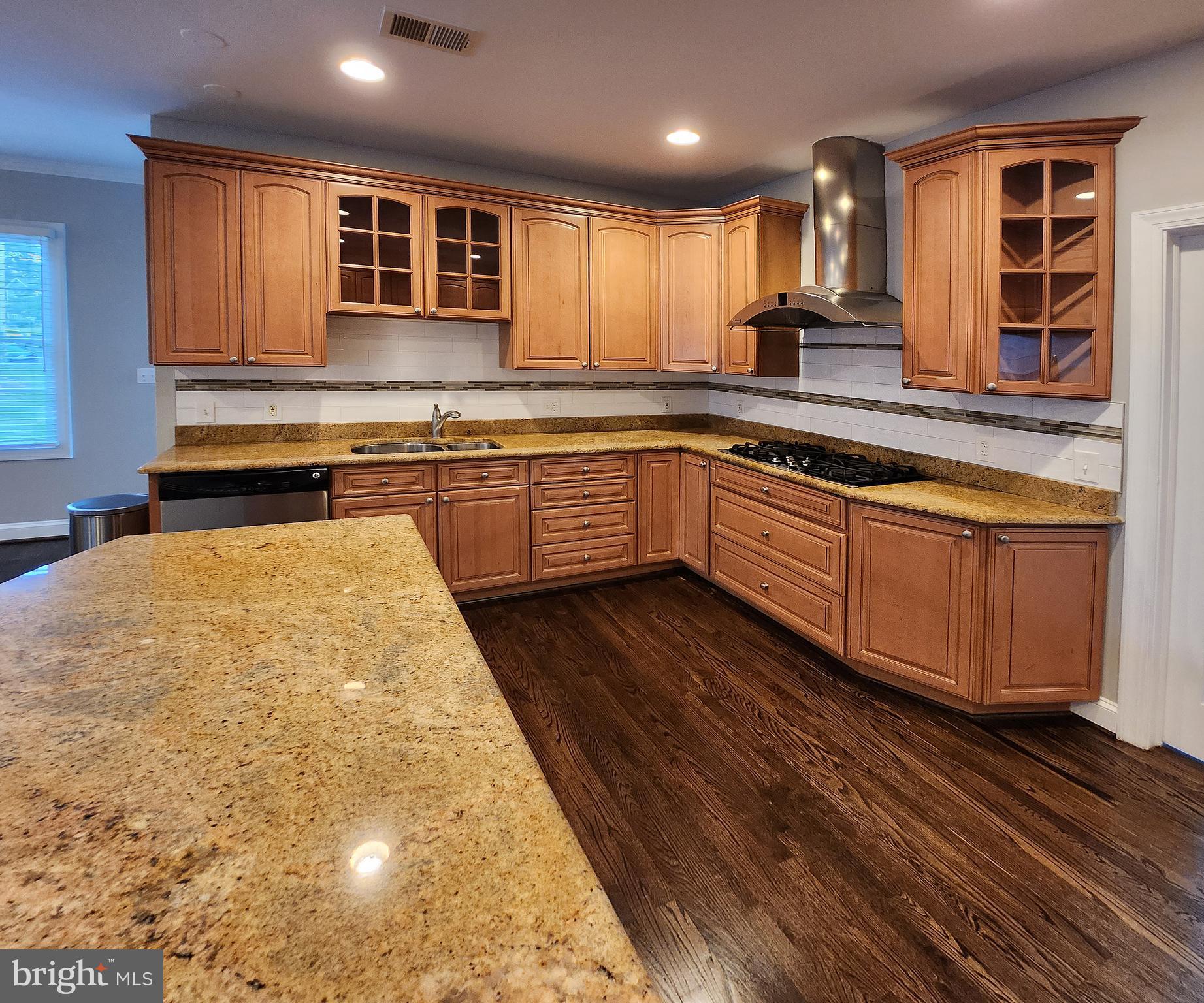 VIENNA WOODS - Residential Lease