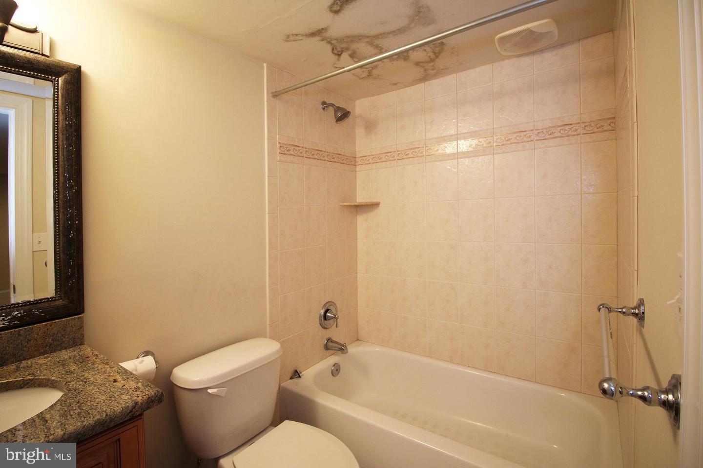 VIENNA WOODS - Residential Lease