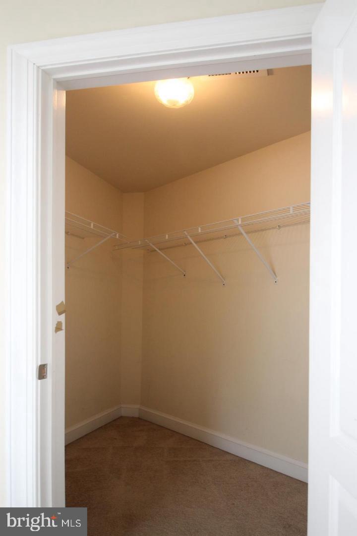 VIENNA WOODS - Residential Lease