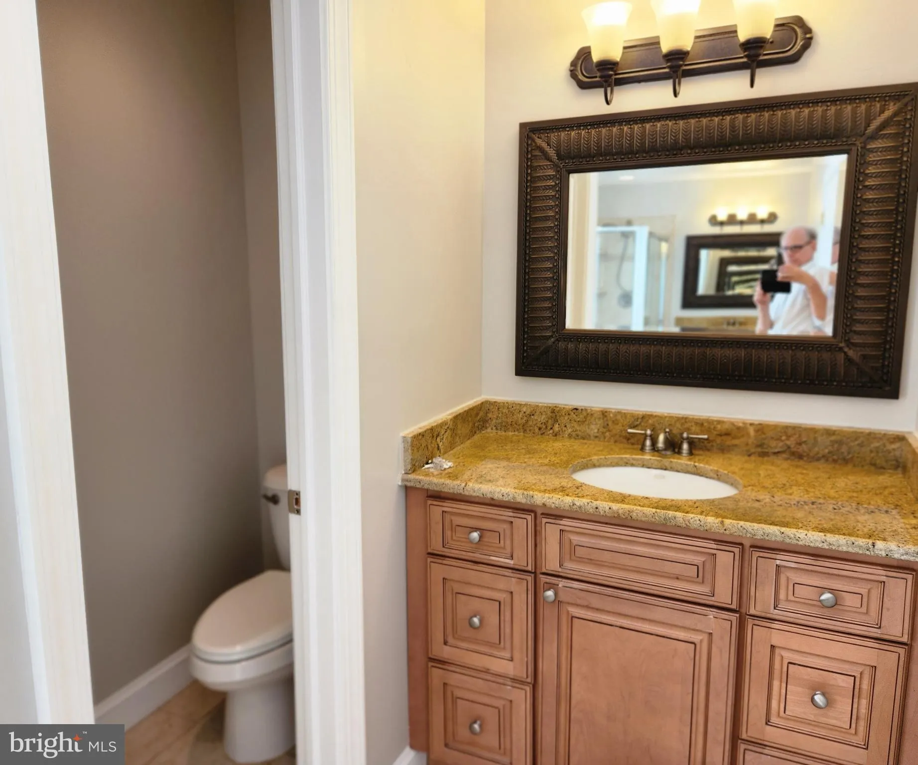 Vienna, Virginia 22180, United States, 6 Bedrooms Bedrooms, ,5 BathroomsBathrooms,Residential,Active,241312