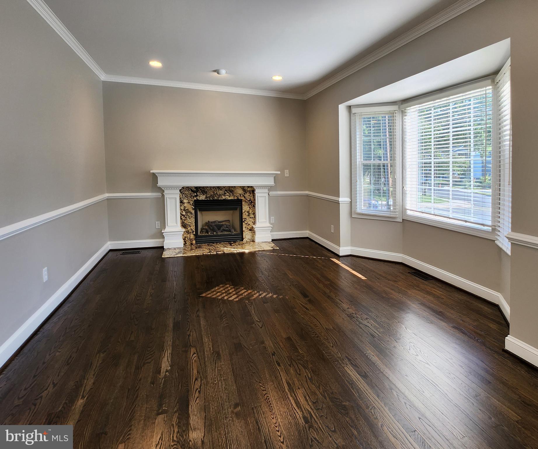 VIENNA WOODS - Residential Lease