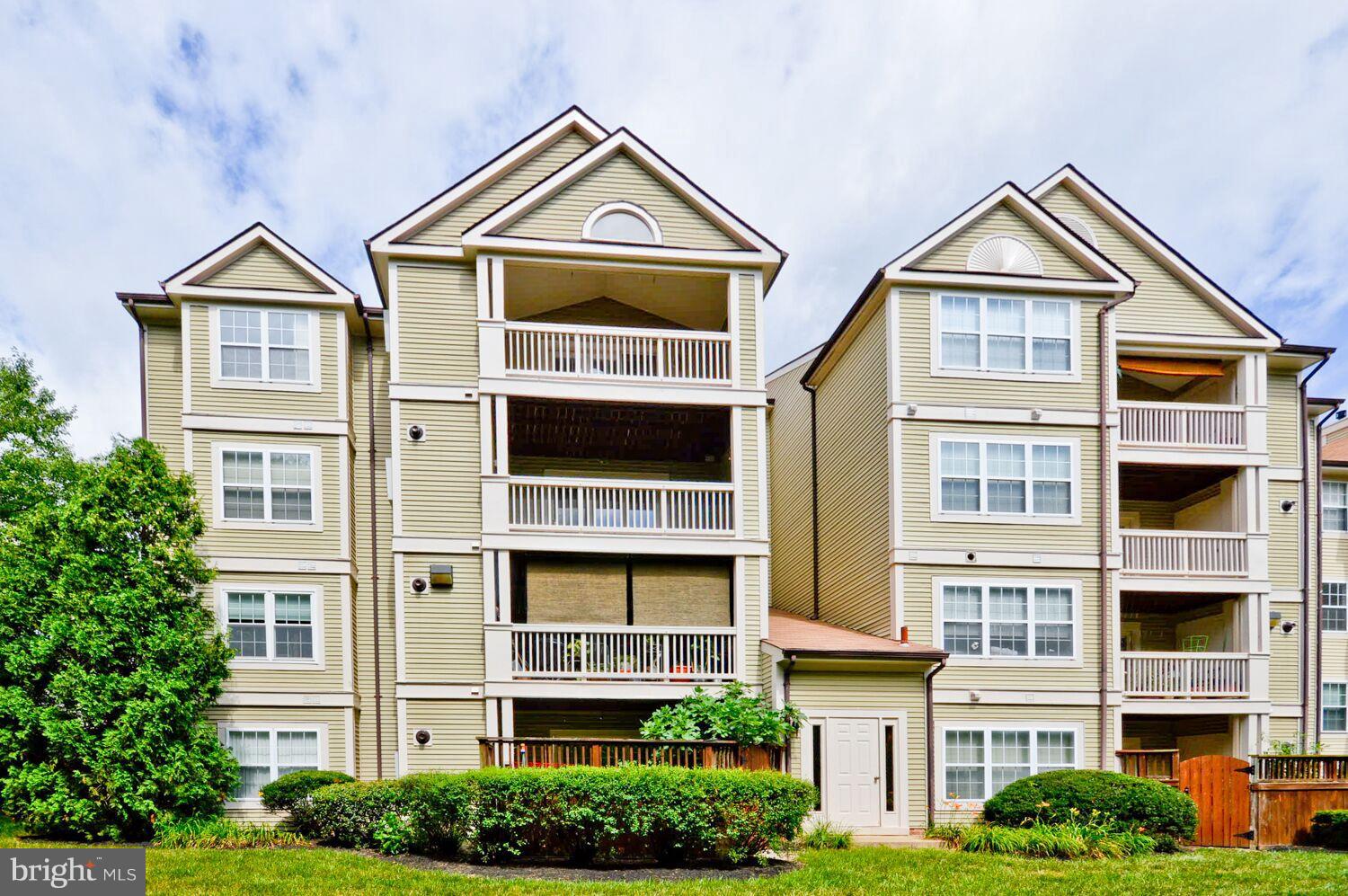 STRATFORD PLACE AT KINGS - Residential