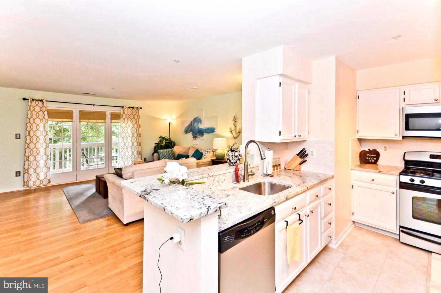 STRATFORD PLACE AT KINGS - Residential