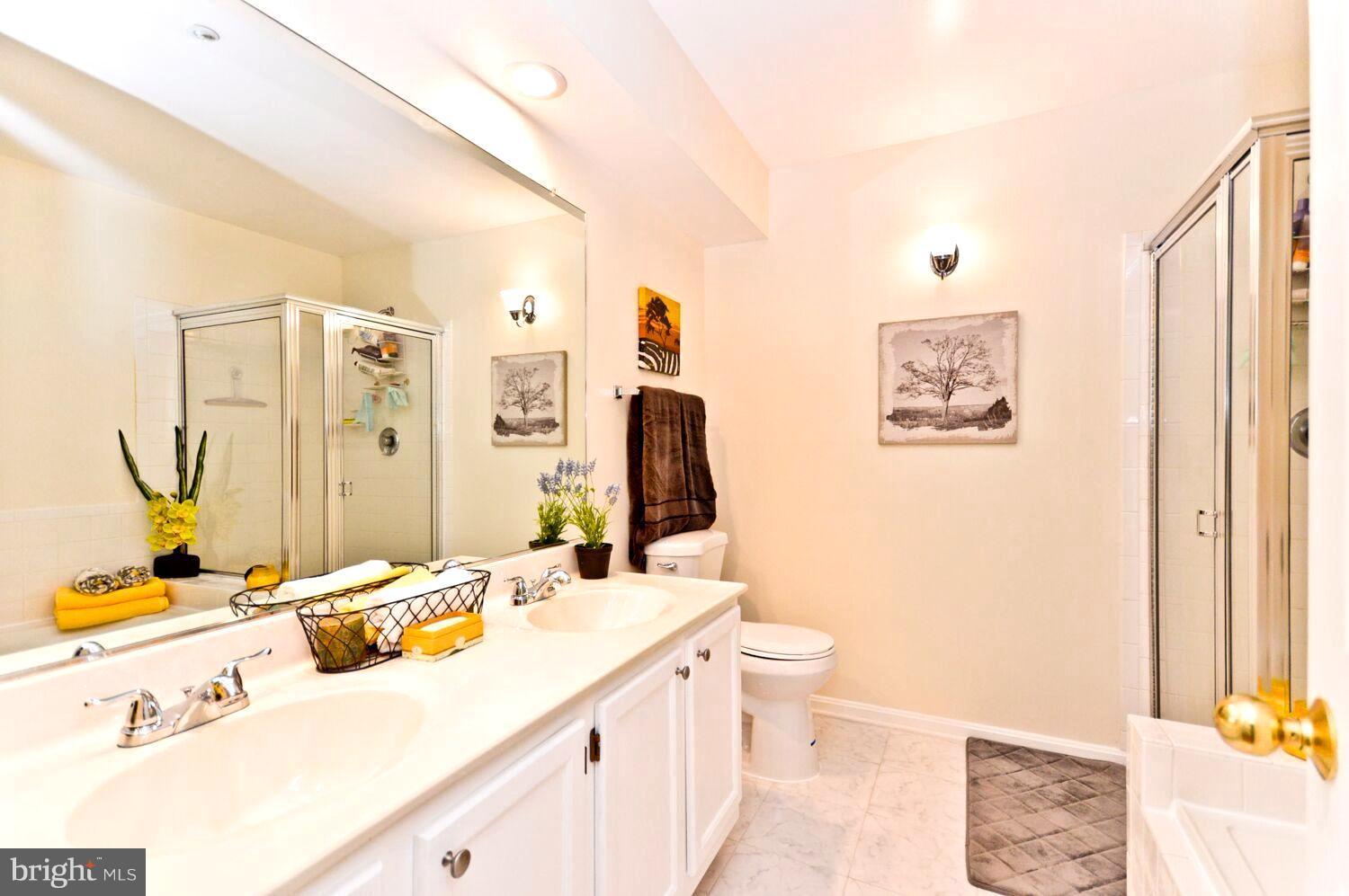 STRATFORD PLACE AT KINGS - Residential