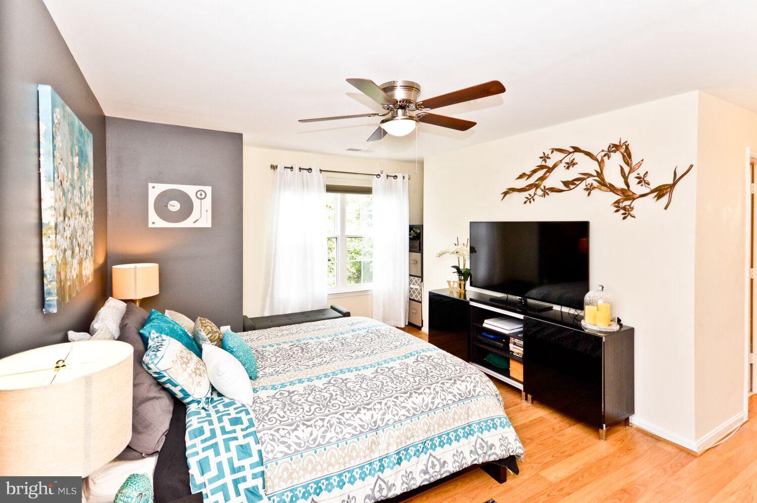 STRATFORD PLACE AT KINGS - Residential