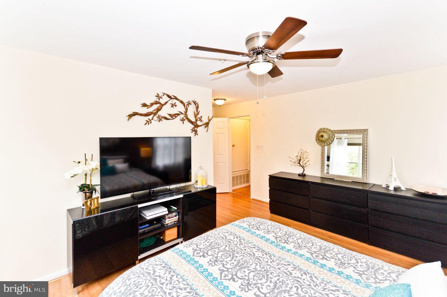 STRATFORD PLACE AT KINGS - Residential