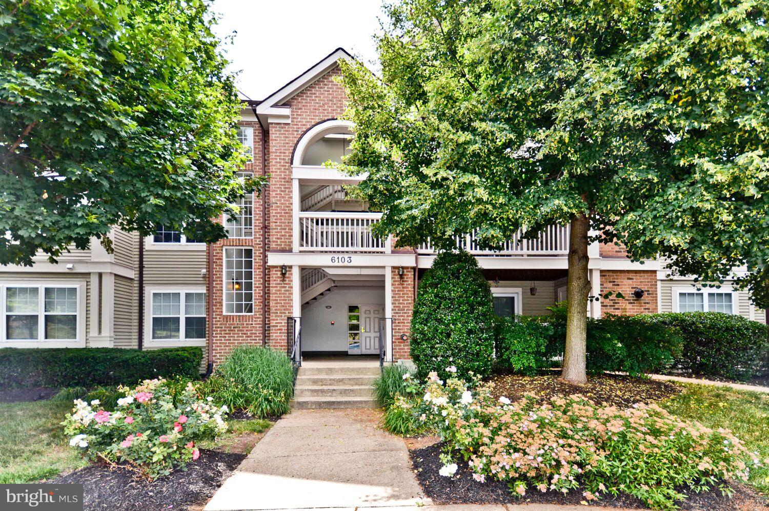 STRATFORD PLACE AT KINGS - Residential