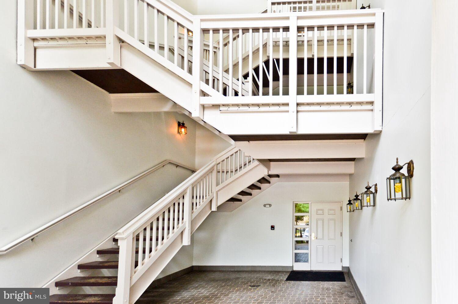 STRATFORD PLACE AT KINGS - Residential