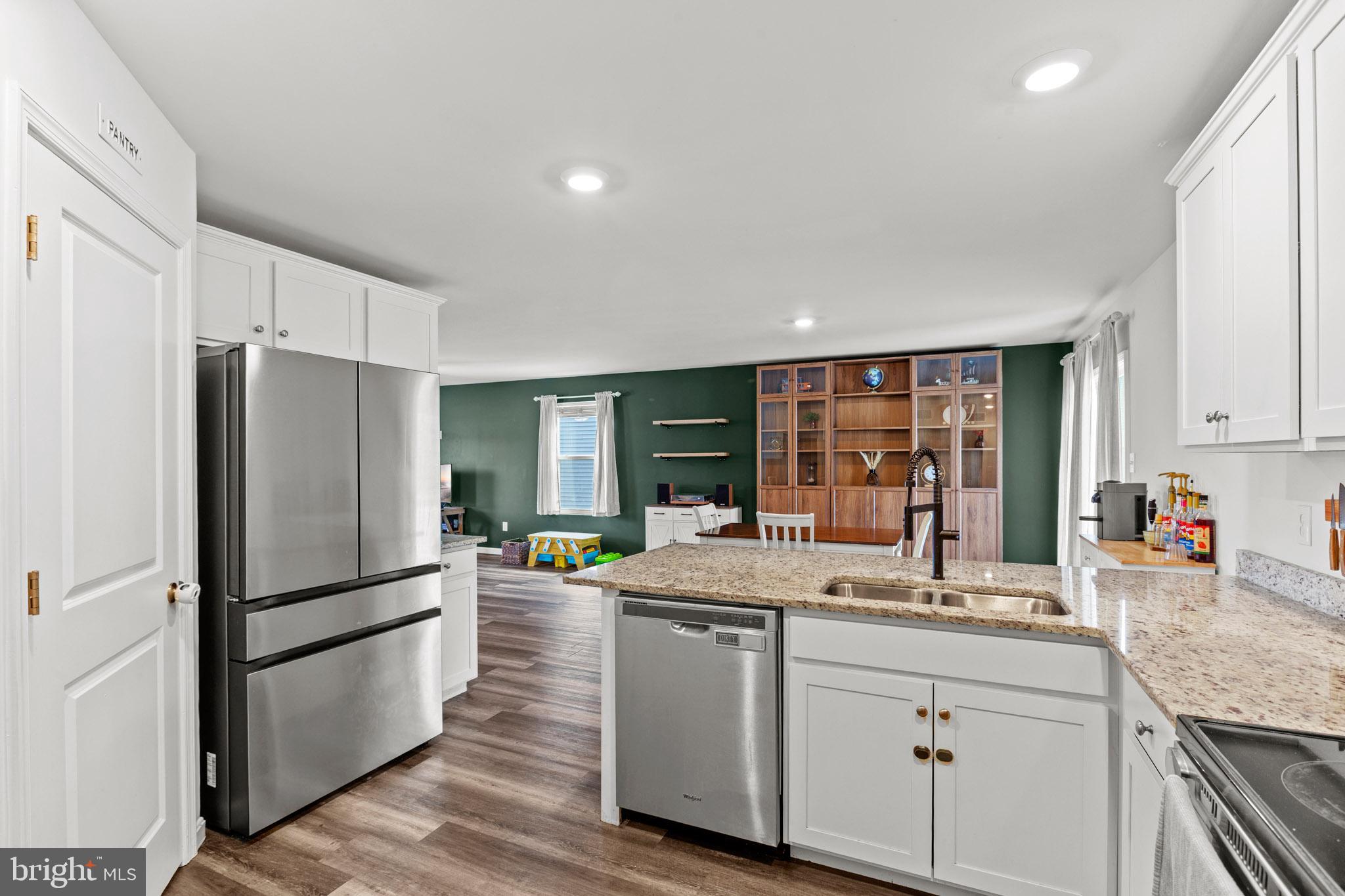 SOUTH RIVER - Residential