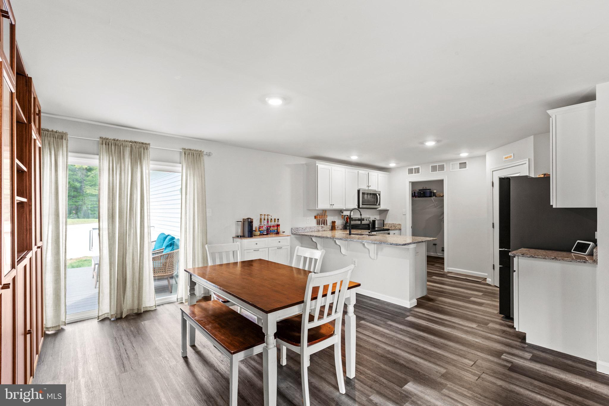 SOUTH RIVER - Residential