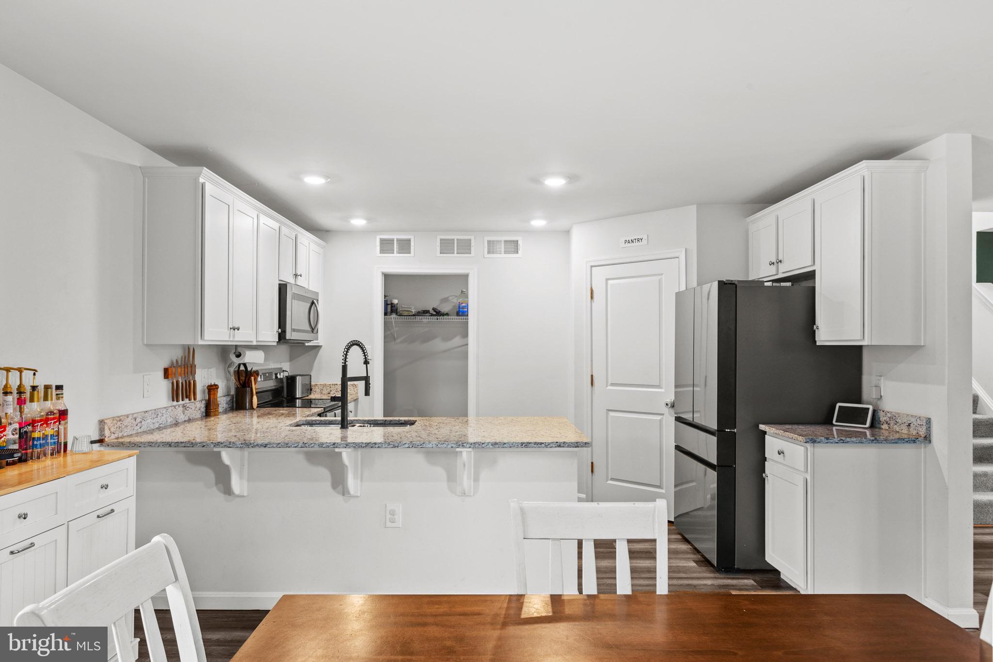 SOUTH RIVER - Residential