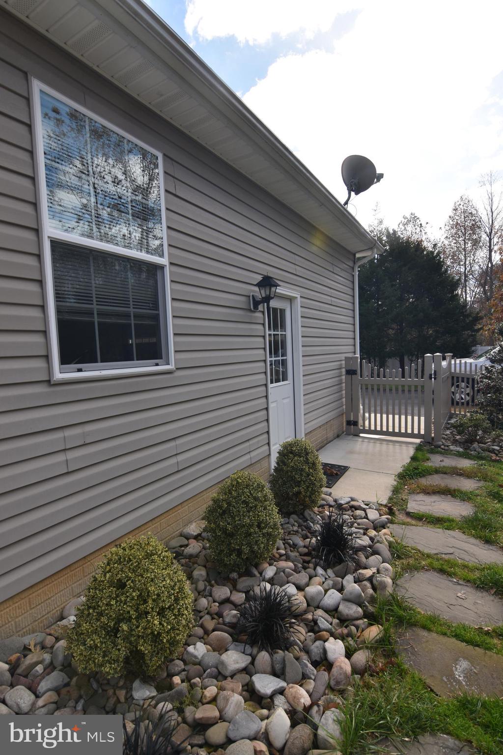 ELIZA DAVIS - Residential